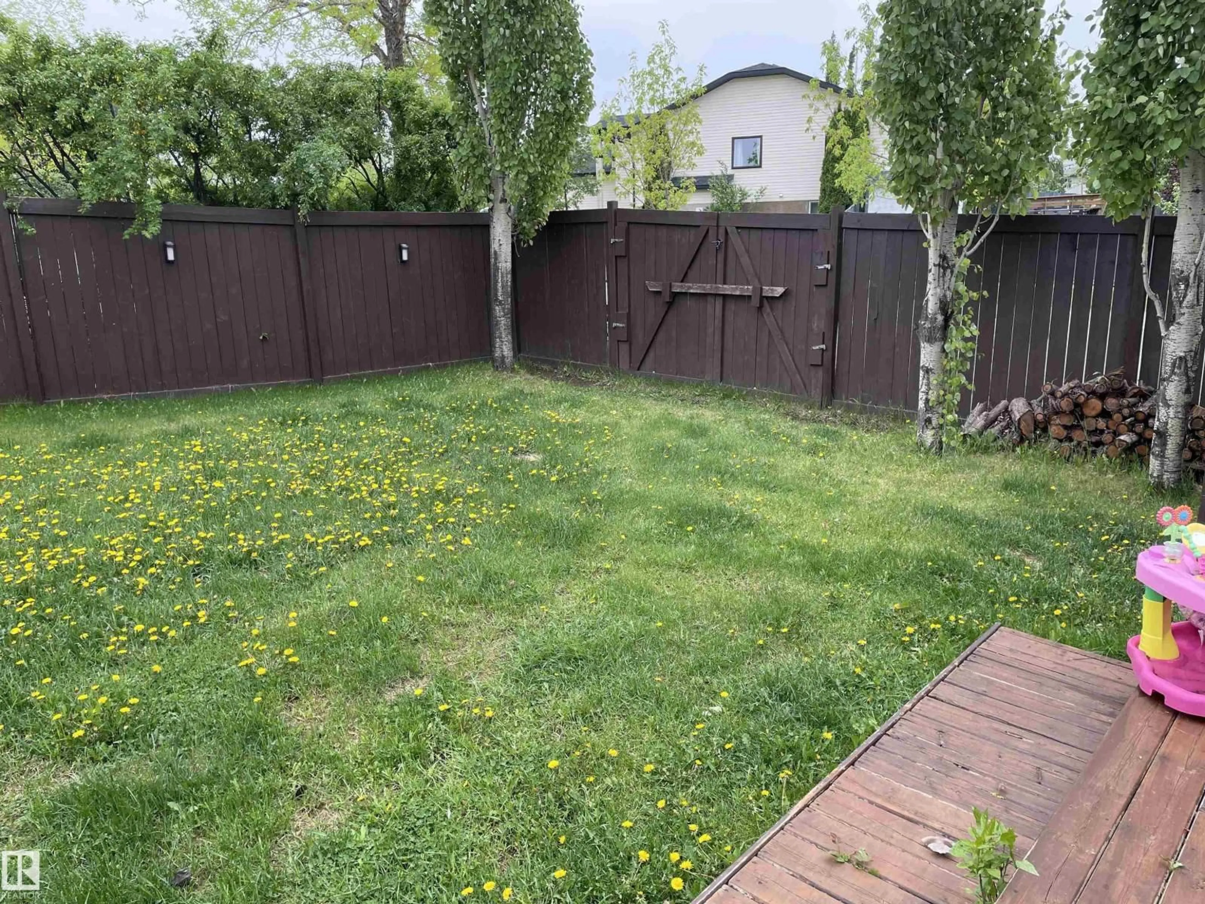 A pic from outside/outdoor area/front of a property/back of a property/a pic from drone, street for 306 REGENCY DR, Sherwood Park Alberta T8A5P4