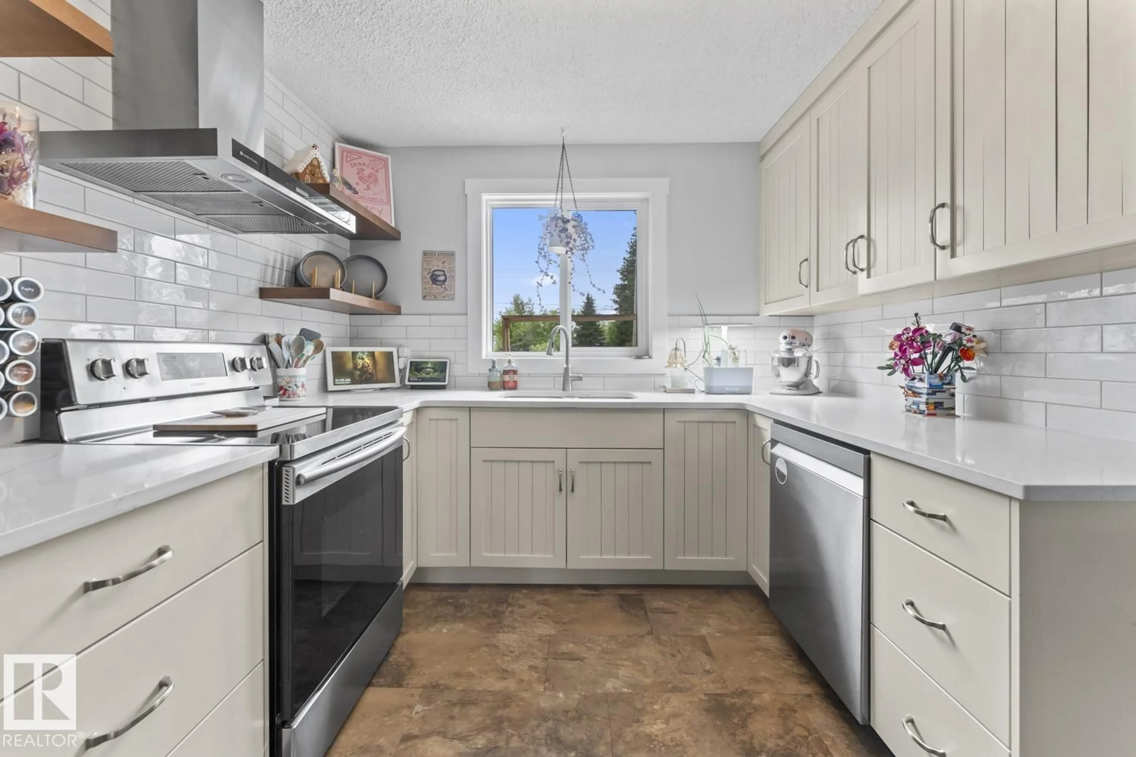Standard kitchen, ceramic/tile floor for 5709 51 AV, Cold Lake Alberta T9M1S4
