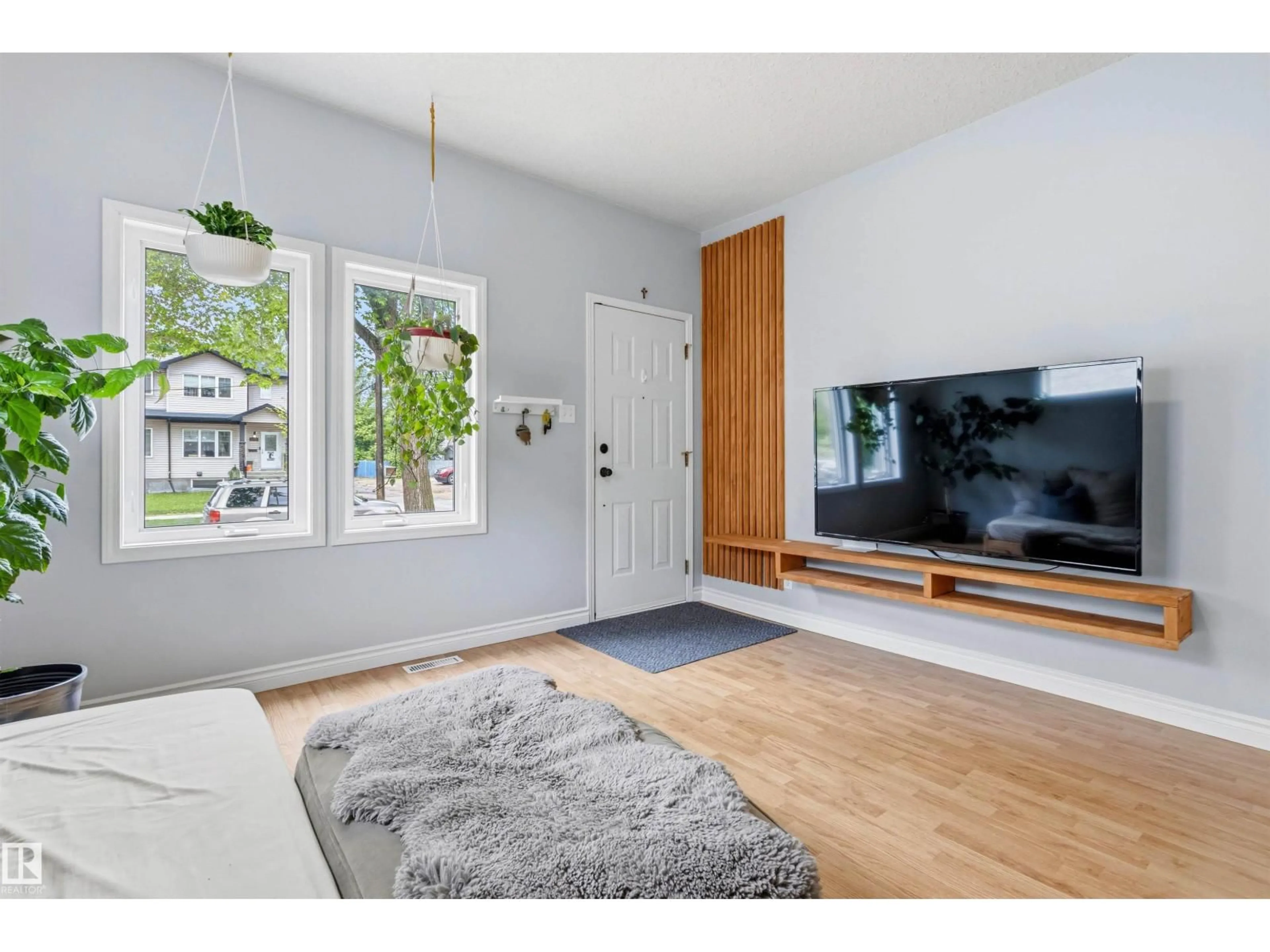 Indoor entryway for NW - 12775 119 ST, Edmonton Alberta T5E5M2
