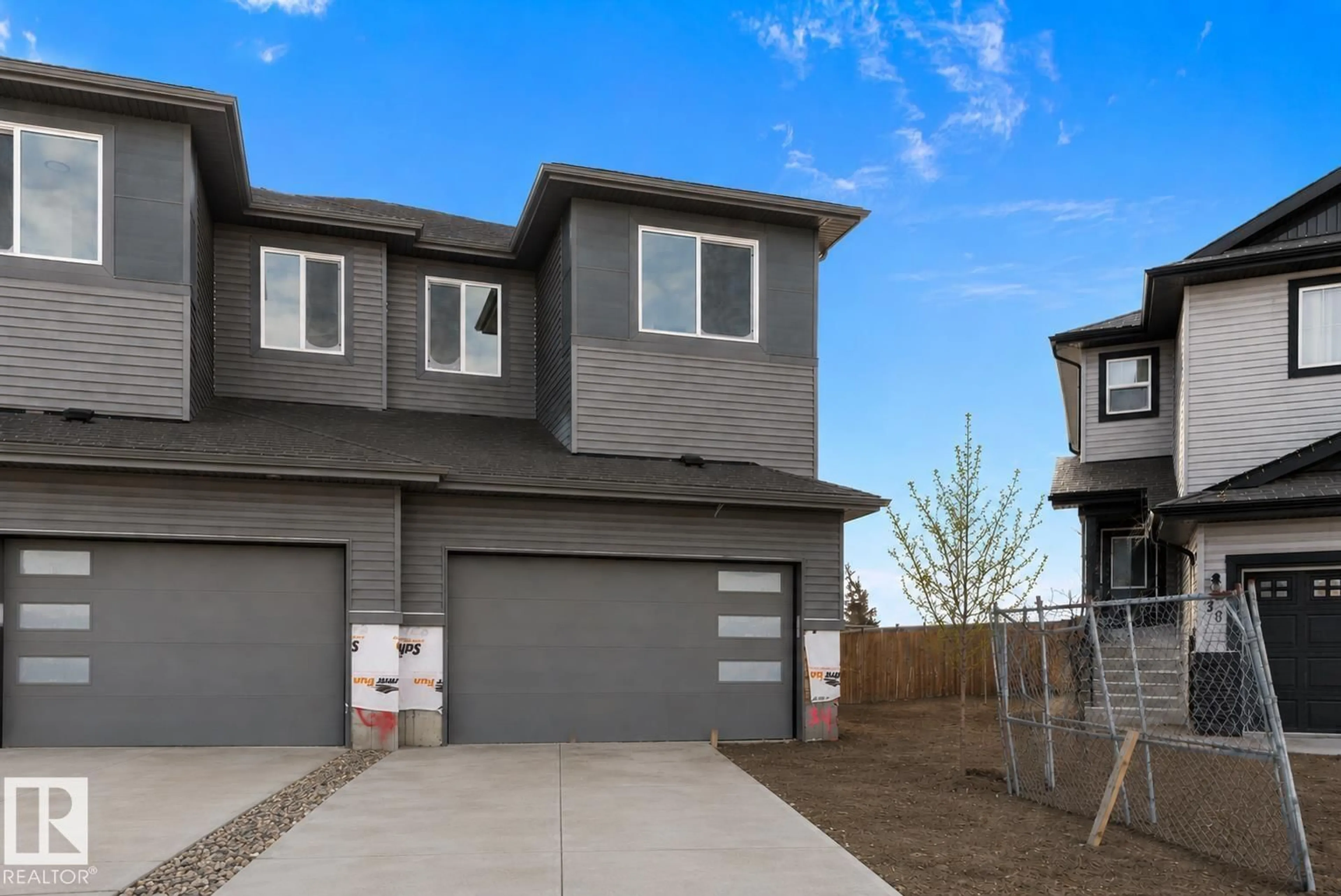 Home with vinyl exterior material, street for 34 ASTORIA PL, Devon Alberta T9G0M7