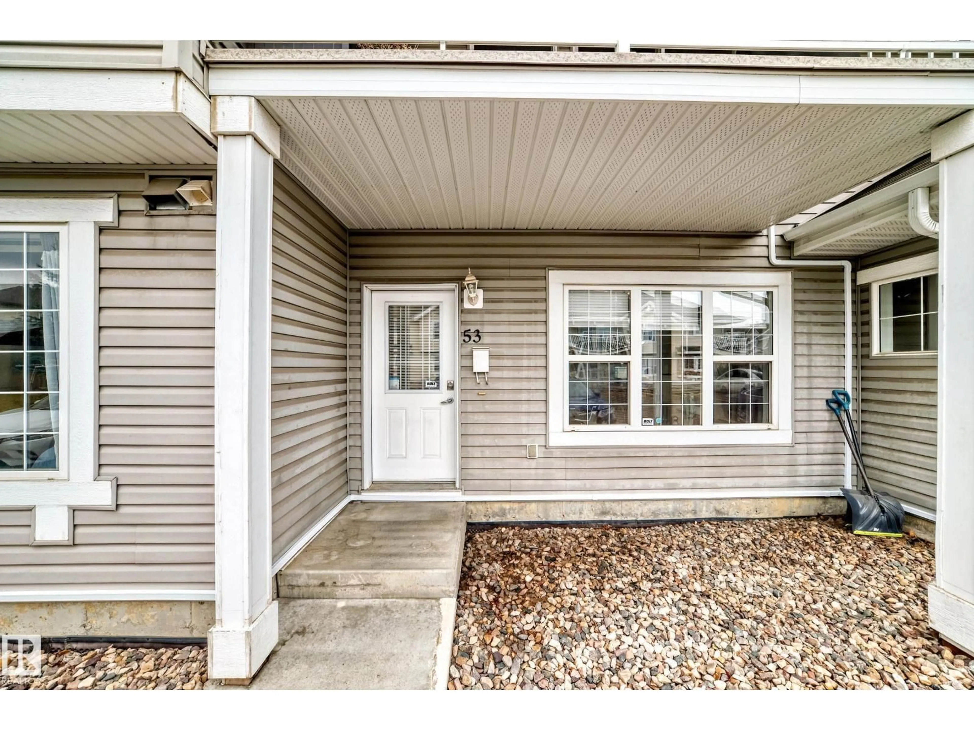 Indoor entryway for 150 - 53 EDWARDS DR, Edmonton Alberta T6X1G2