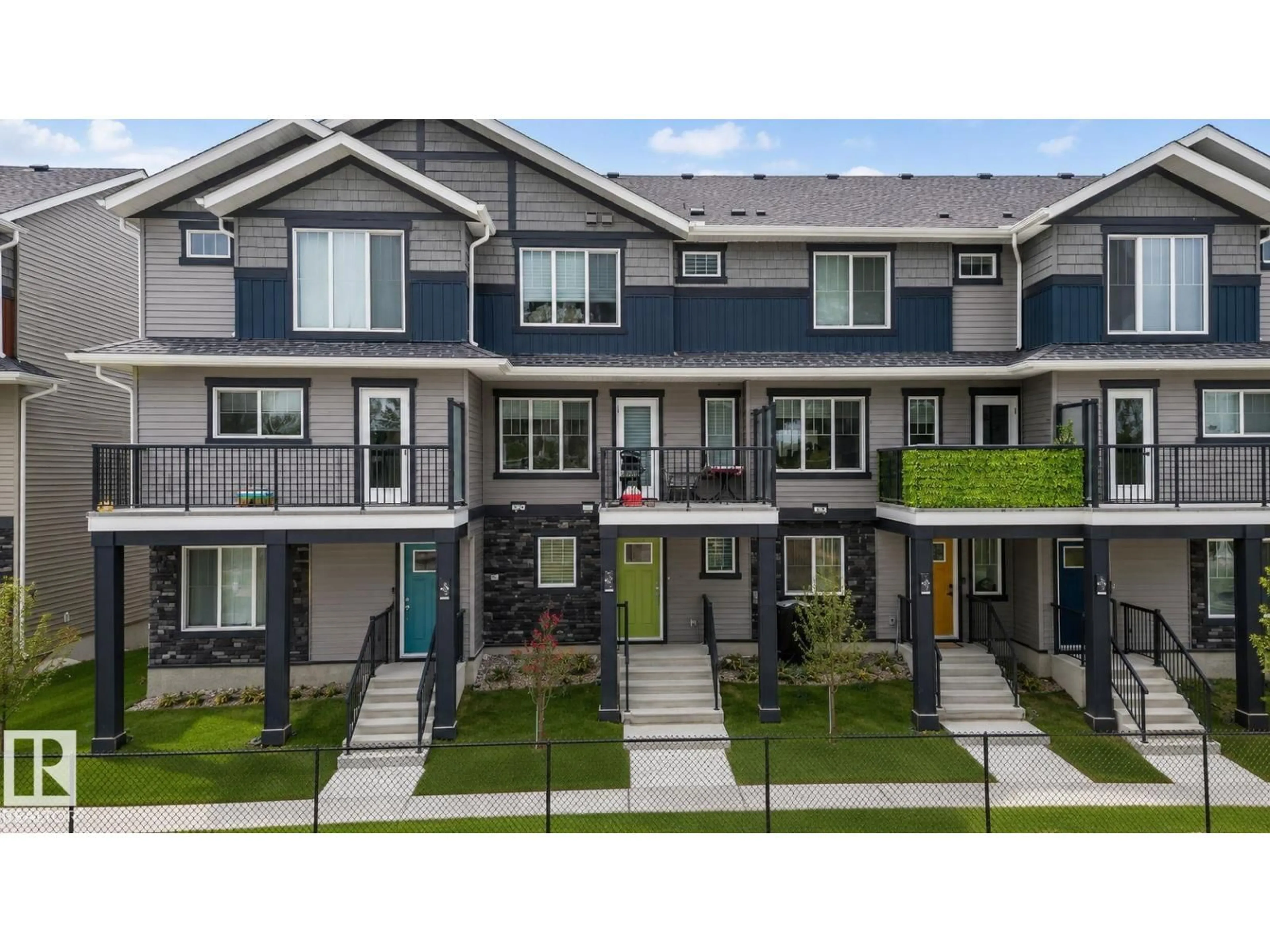 Home with vinyl exterior material, street for #7 - 50 MCLAUGHLIN DR, Spruce Grove Alberta T7X0E1