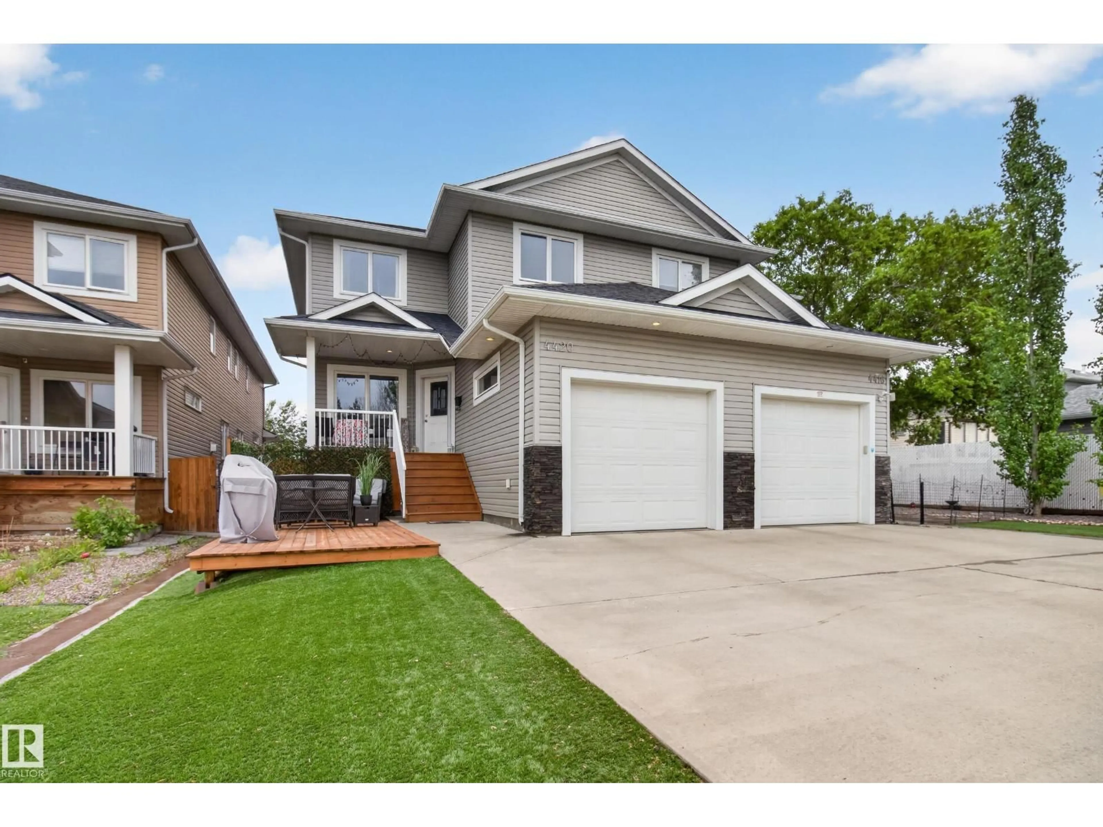 Home with vinyl exterior material, street for 4420 48A ST, Leduc Alberta T9E5Y7