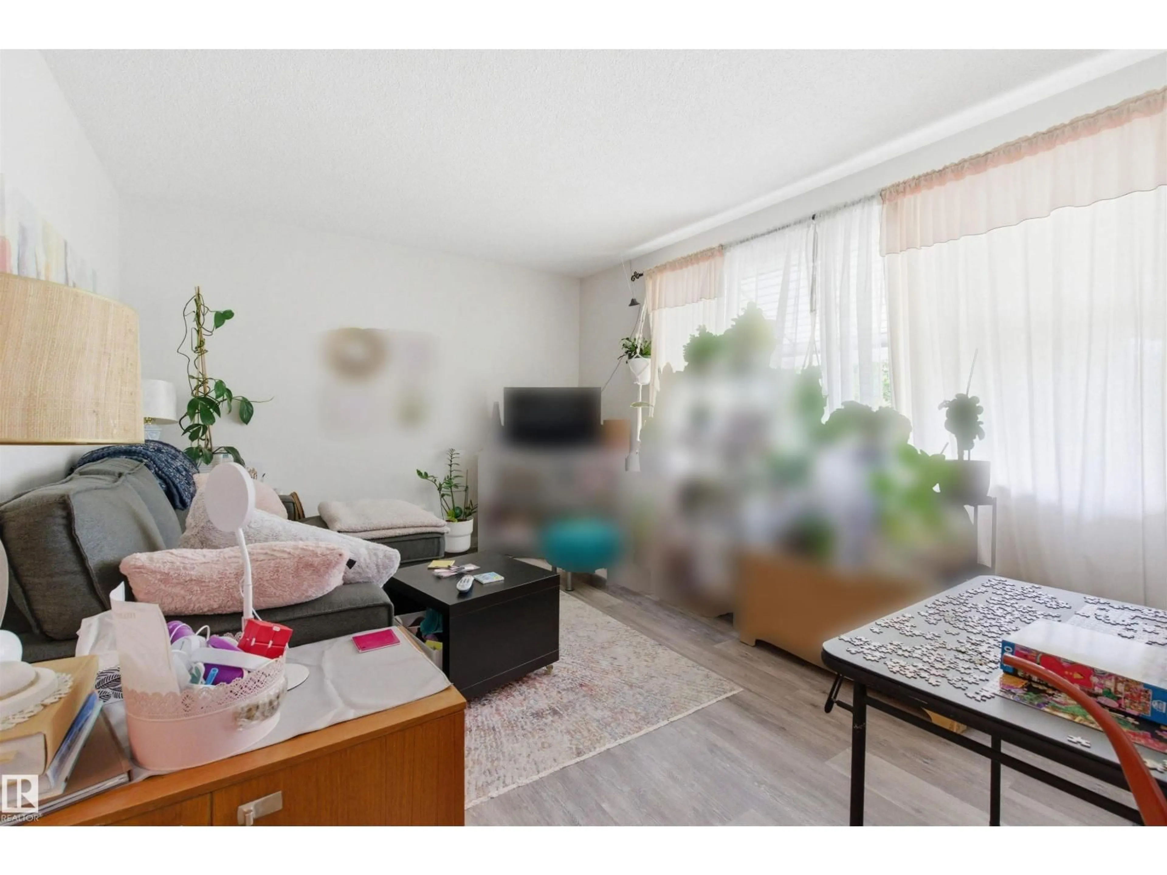 A pic of a room for NW - 13007 135 ST, Edmonton Alberta T5L1Y6