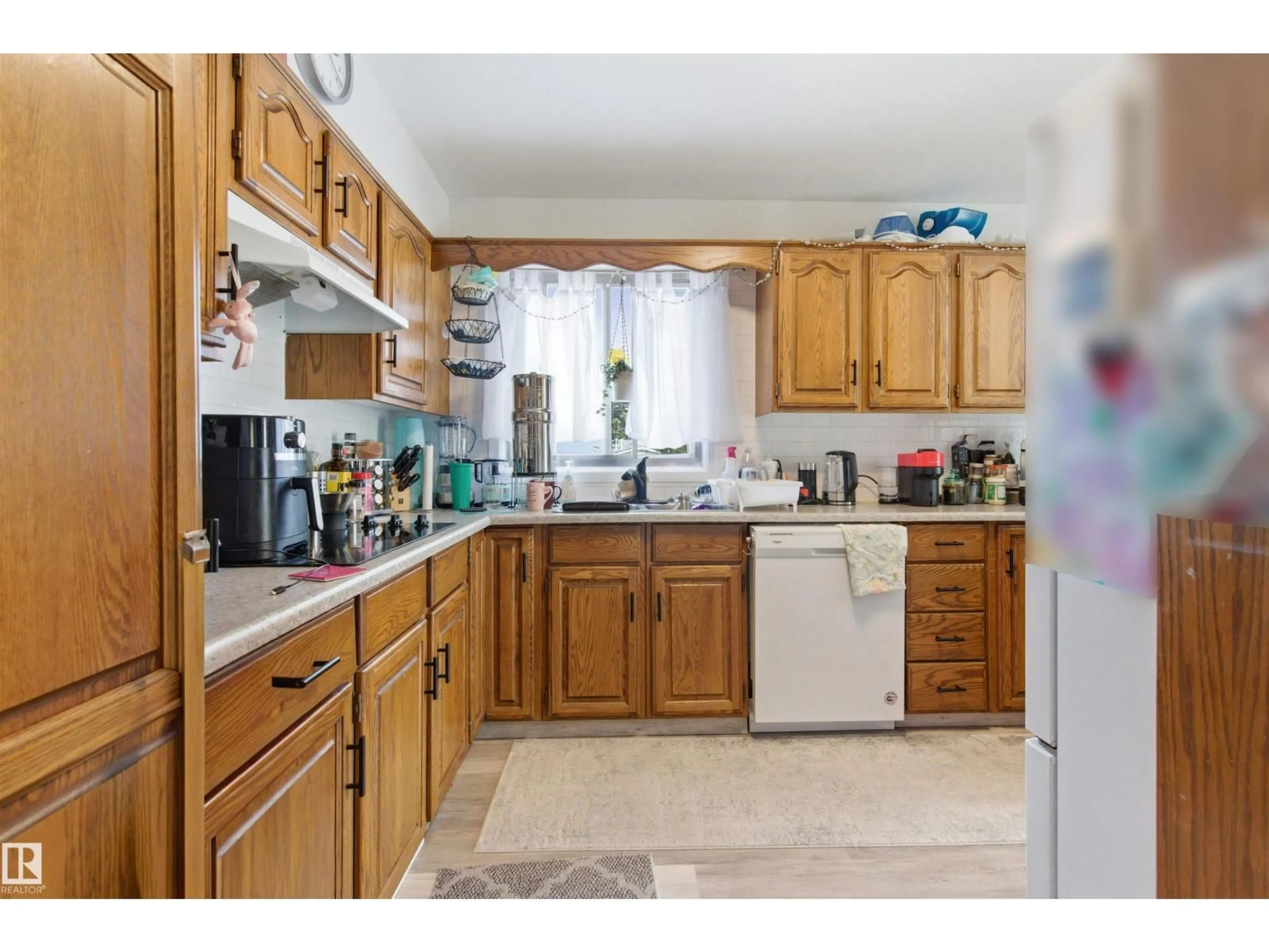 Standard kitchen, unknown for NW - 13007 135 ST, Edmonton Alberta T5L1Y6
