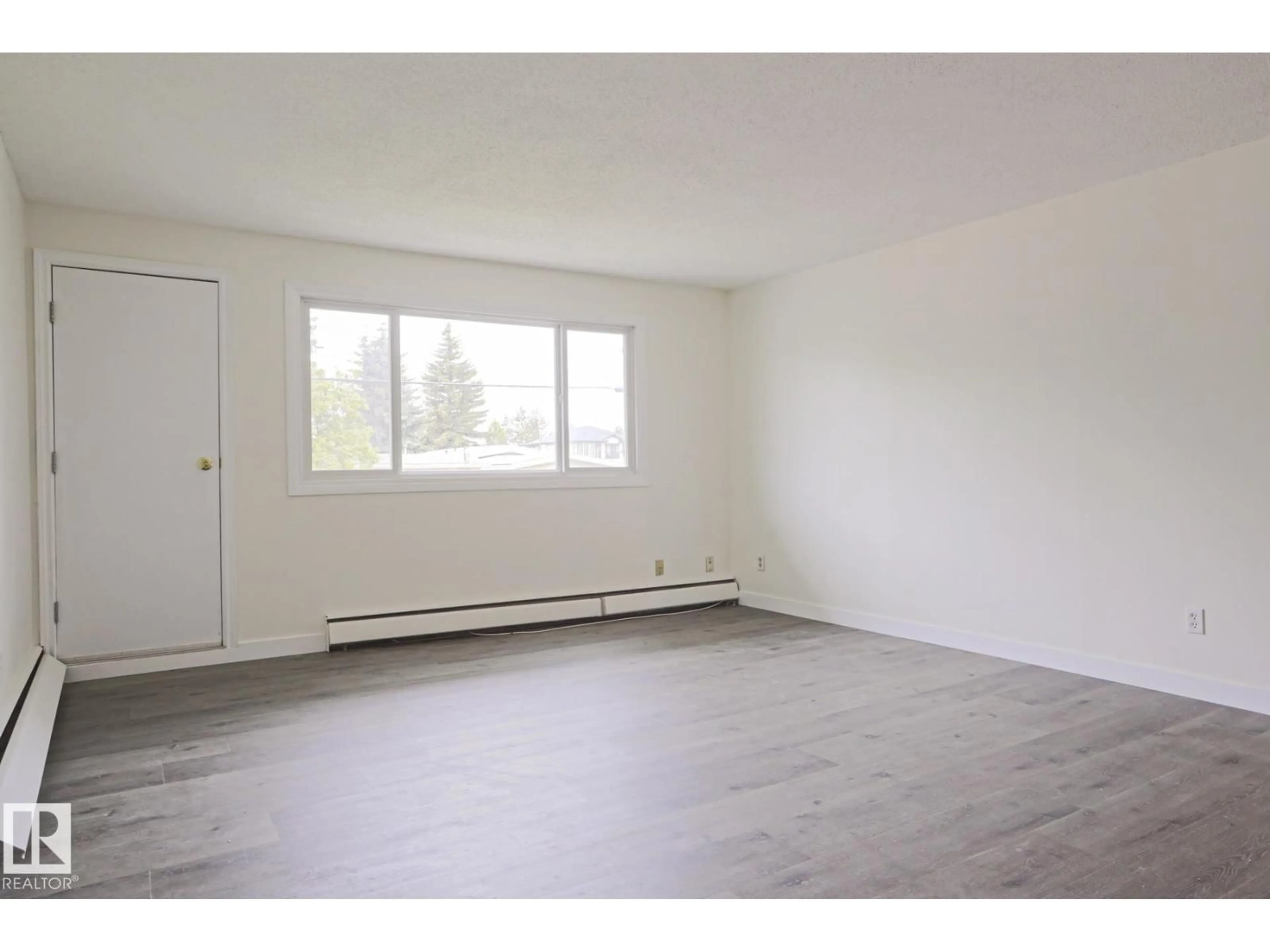 A pic of a room for 205 14903 92 AV NW, Edmonton Alberta T5R5B5
