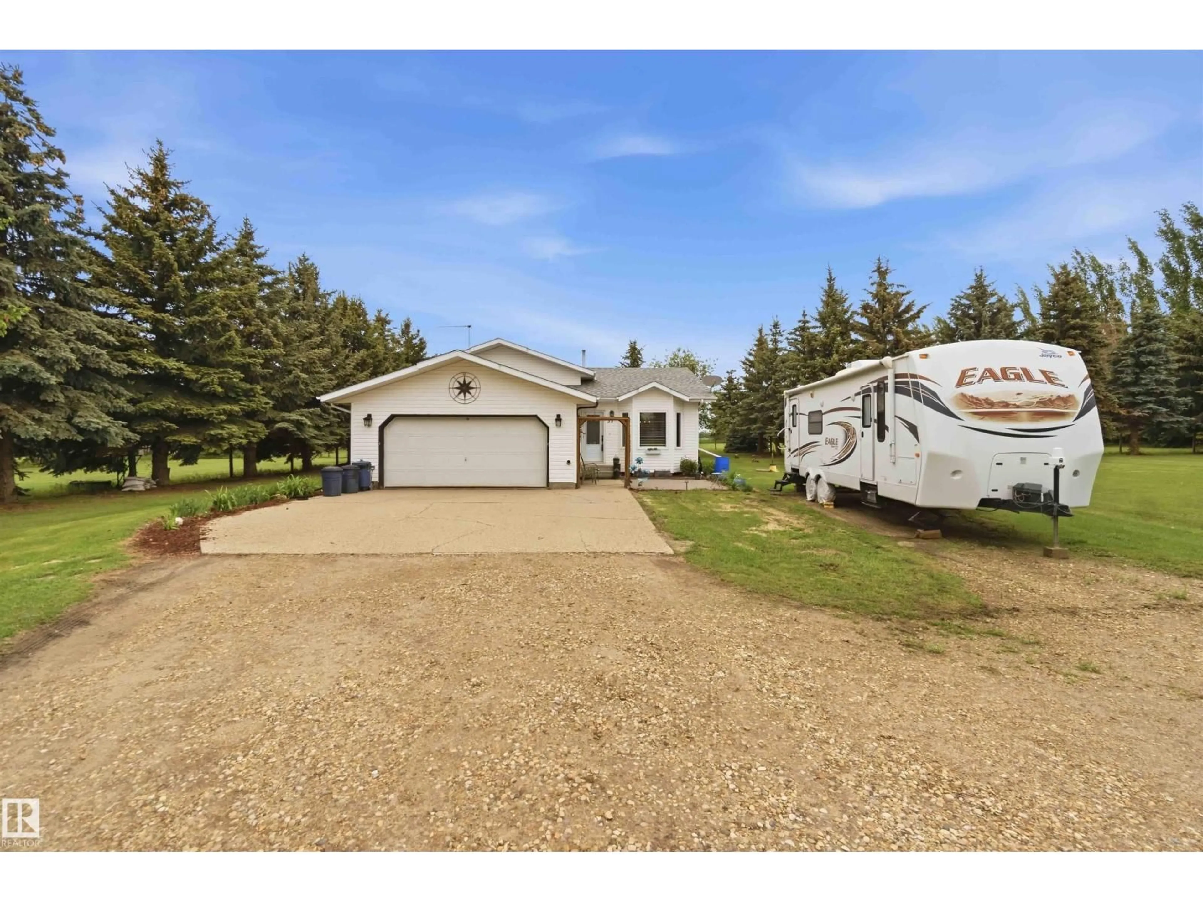 A pic from outside/outdoor area/front of a property/back of a property/a pic from drone, unknown for 56220 - 37 RGE RD 230, Rural Sturgeon County Alberta T0A1N0