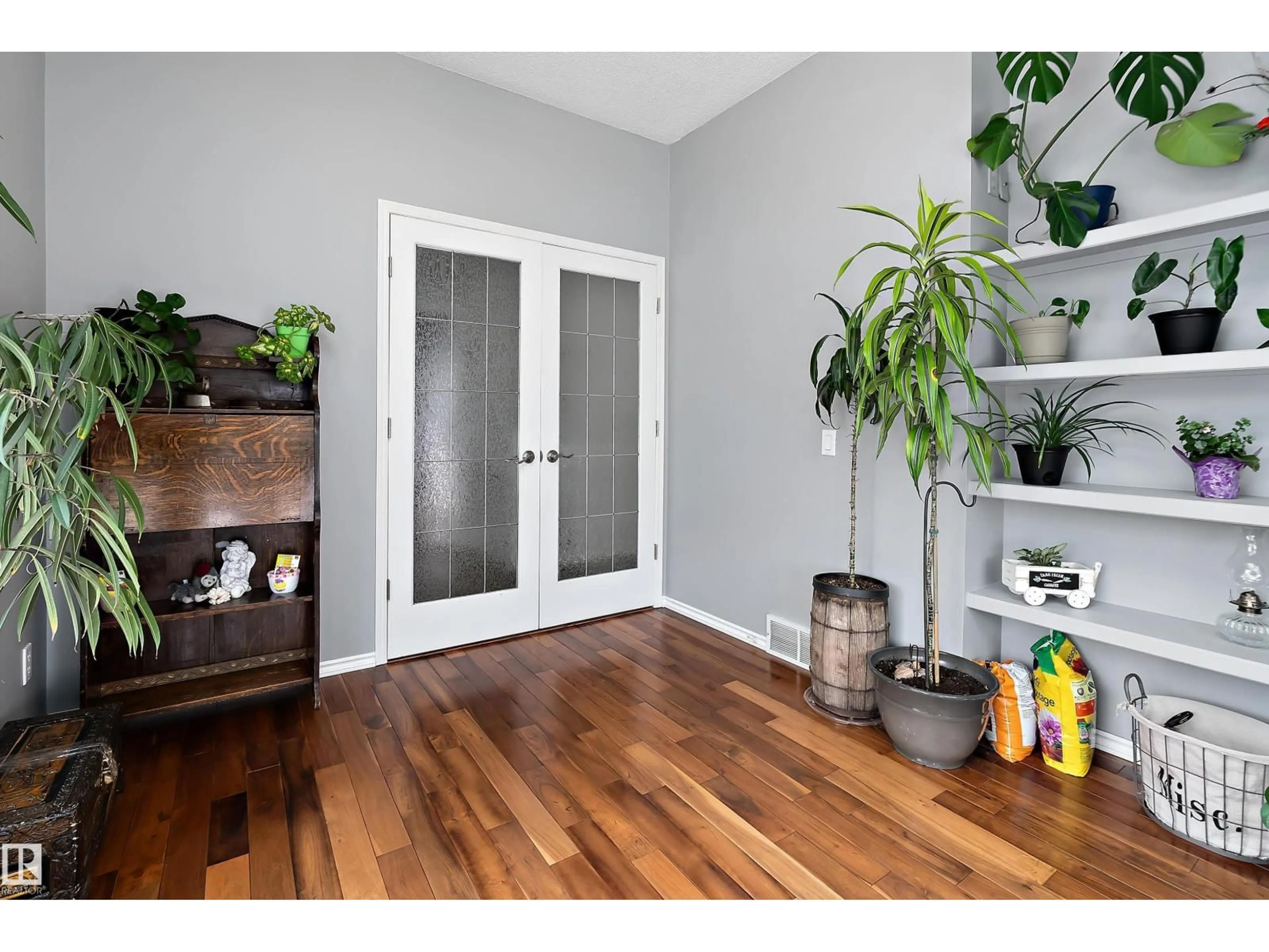 Indoor entryway for NW - 3706 131A AV, Edmonton Alberta T5A4Y8