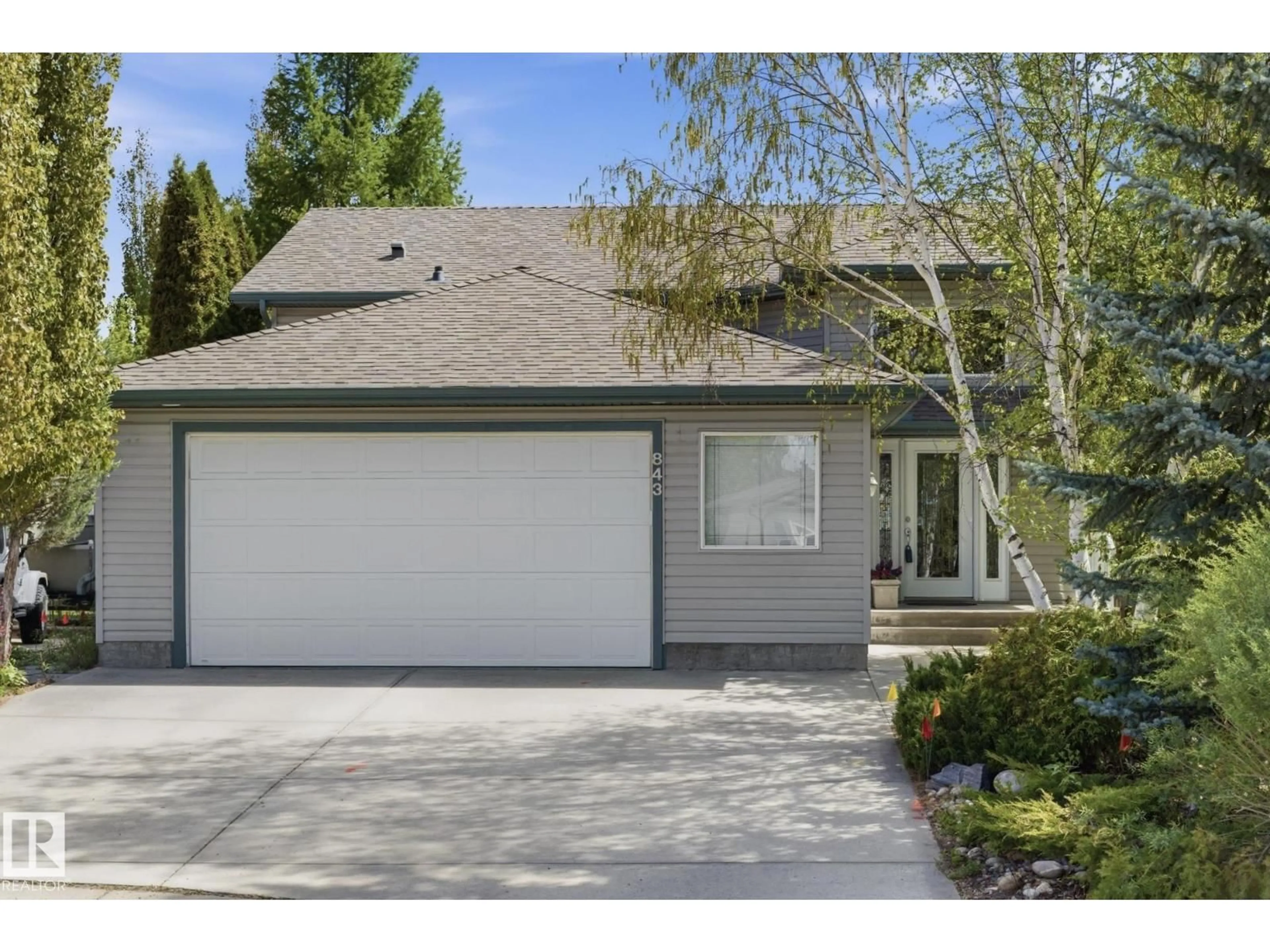 Home with vinyl exterior material, street for 843 OAKLAND PL, Devon Alberta T9G2H8