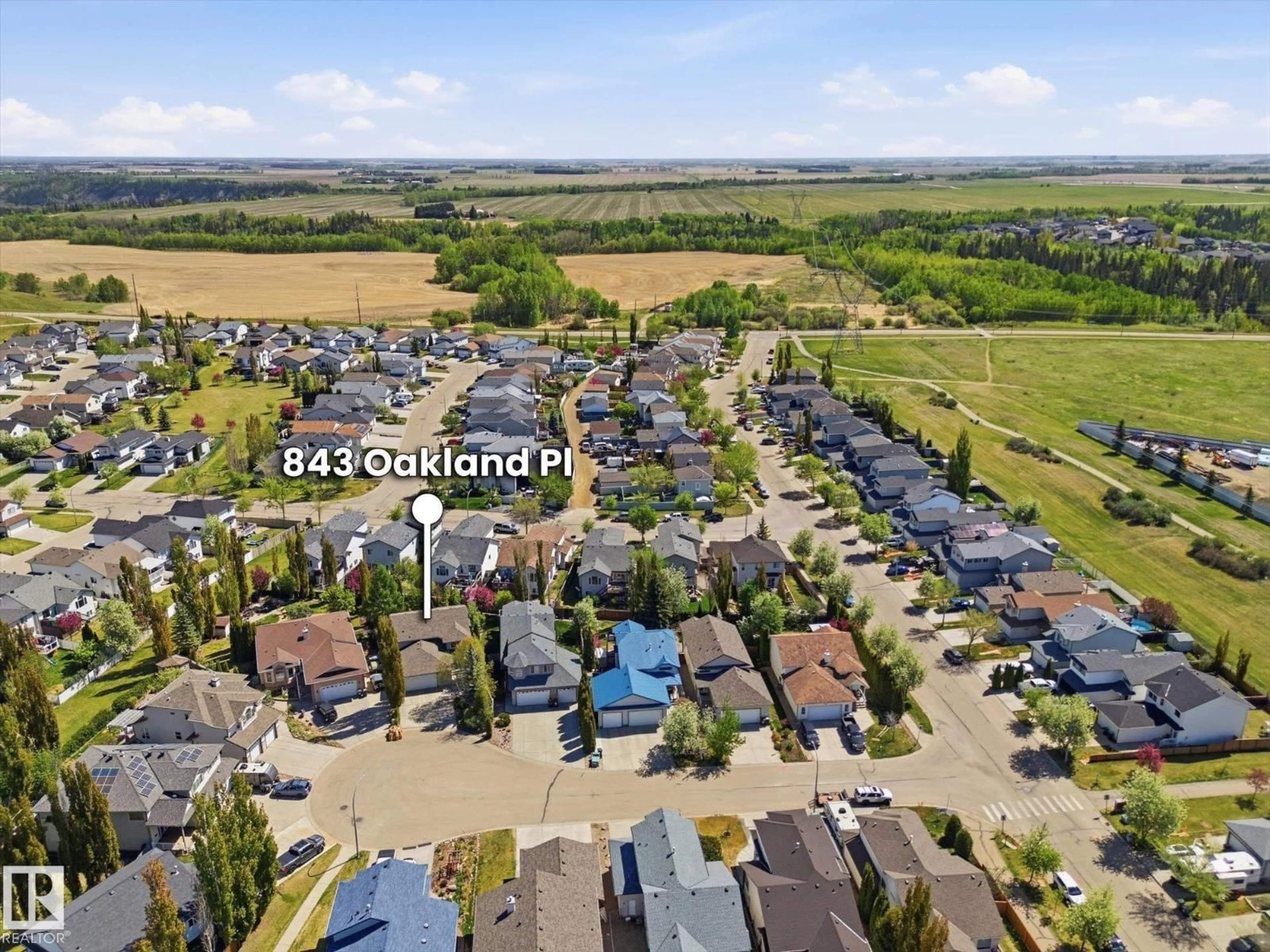 A pic from outside/outdoor area/front of a property/back of a property/a pic from drone, street for 843 OAKLAND PL, Devon Alberta T9G2H8