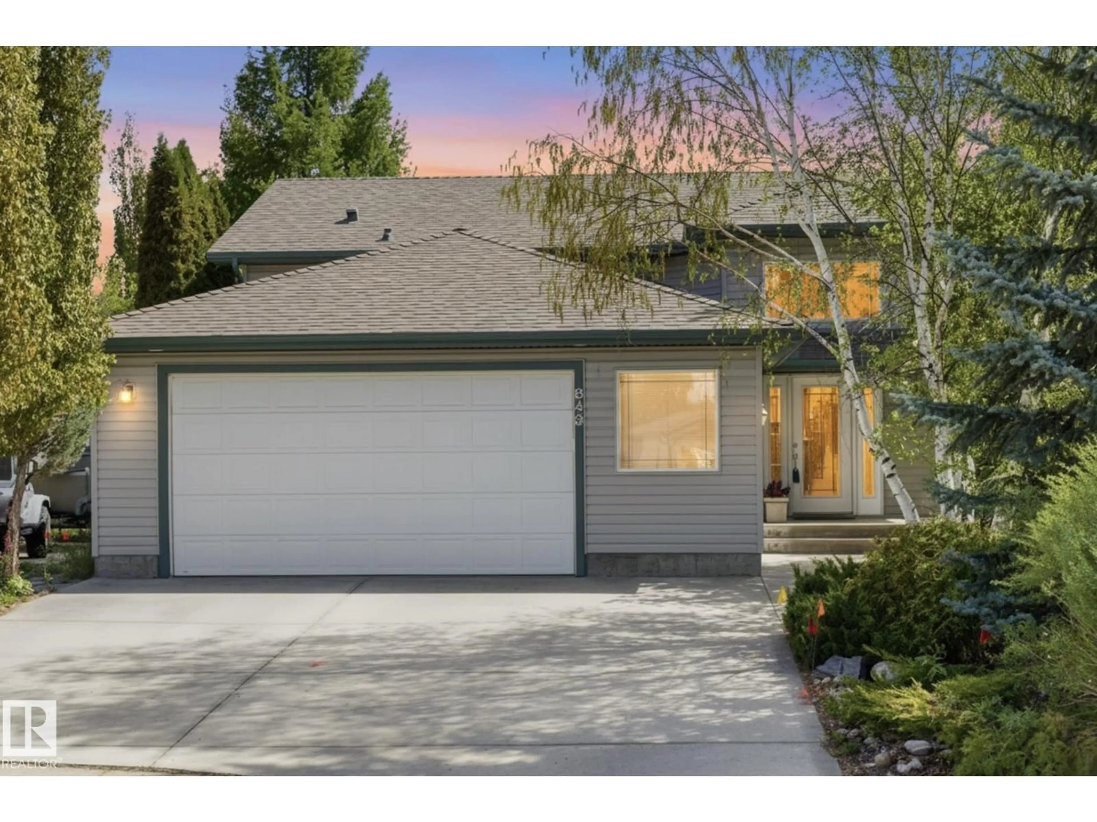 Home with vinyl exterior material, street for 843 OAKLAND PL, Devon Alberta T9G2H8
