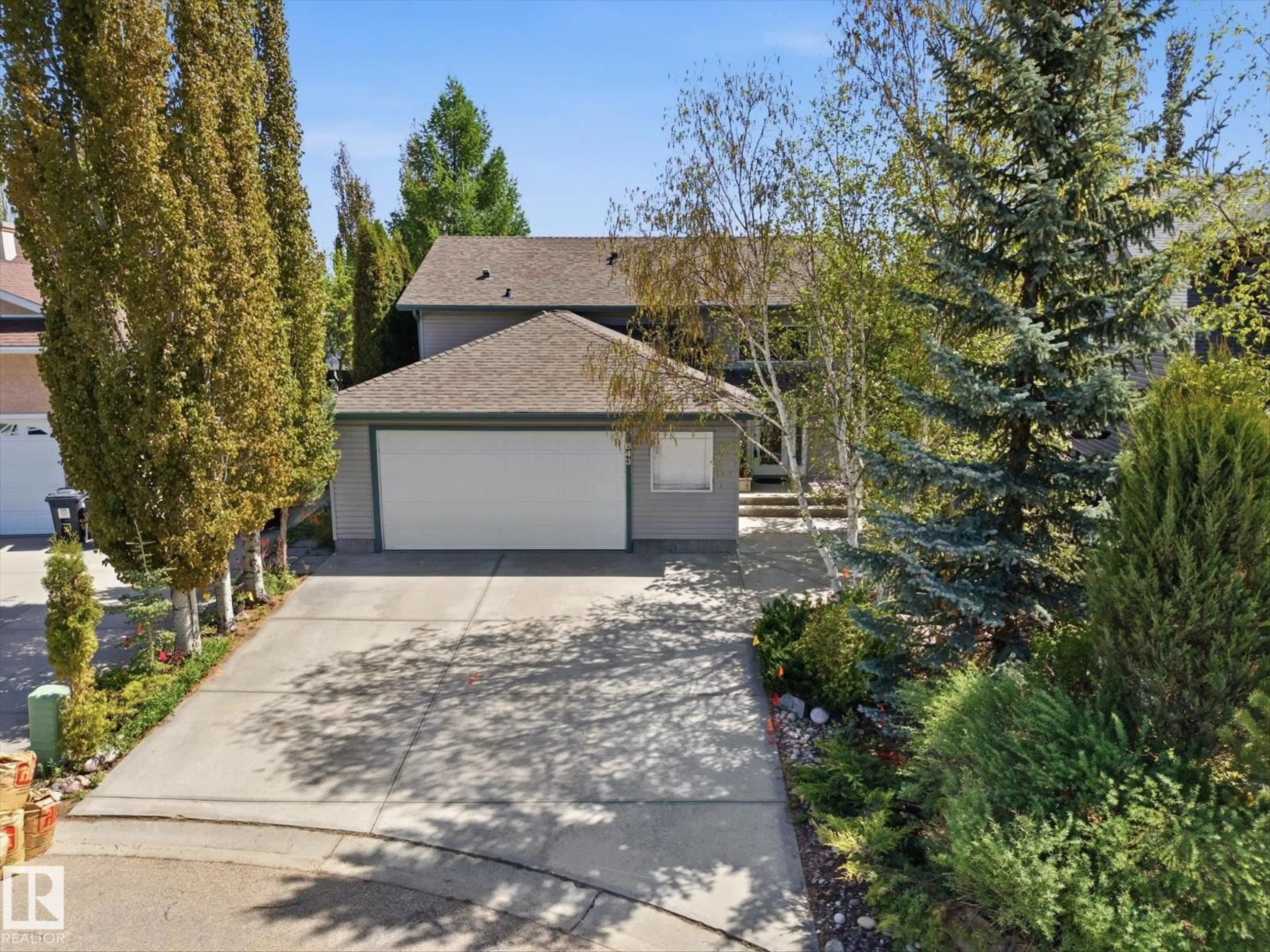 A pic from outside/outdoor area/front of a property/back of a property/a pic from drone, street for 843 OAKLAND PL, Devon Alberta T9G2H8