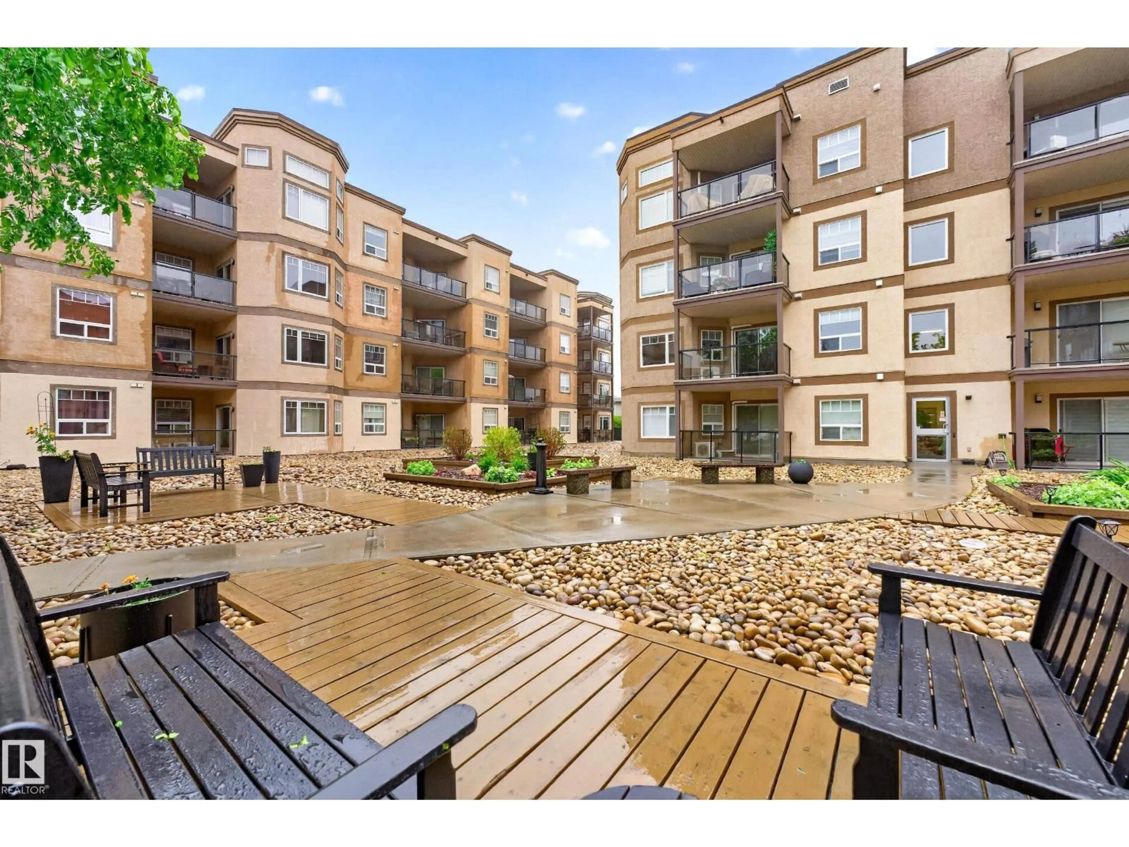 Patio, unknown for 207 - 2045 GRANTHAM CO, Edmonton Alberta T5T3X6