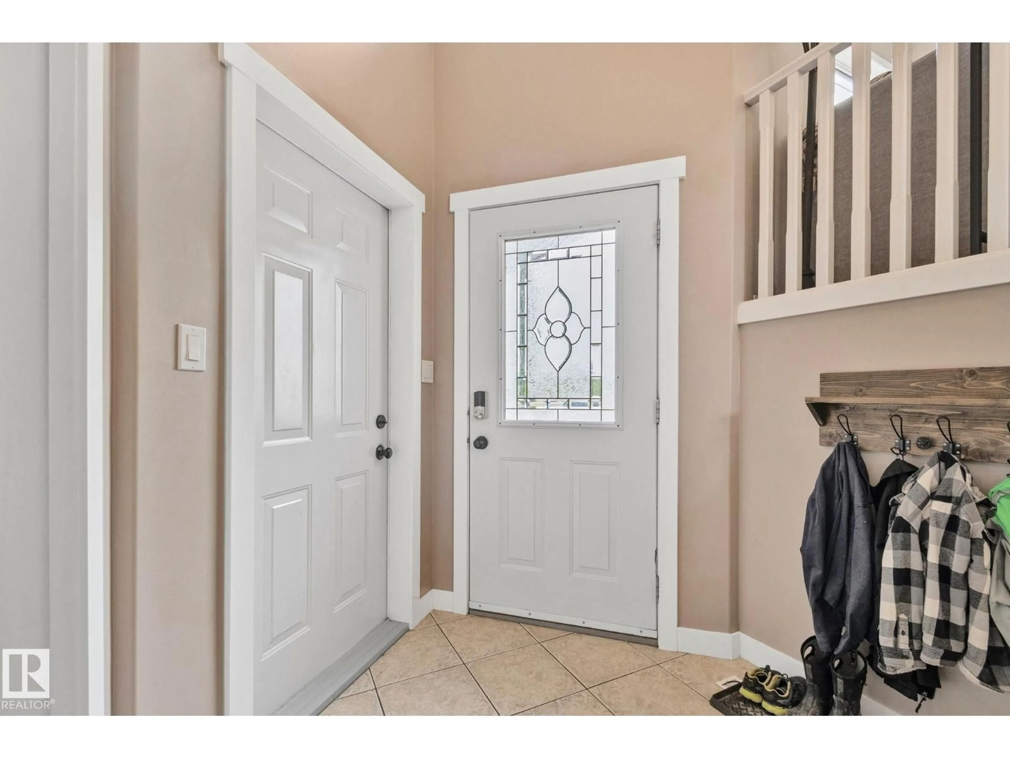 Indoor entryway for #14 - 53122 RGE ROAD 14, Rural Parkland County Alberta T7Z1T3