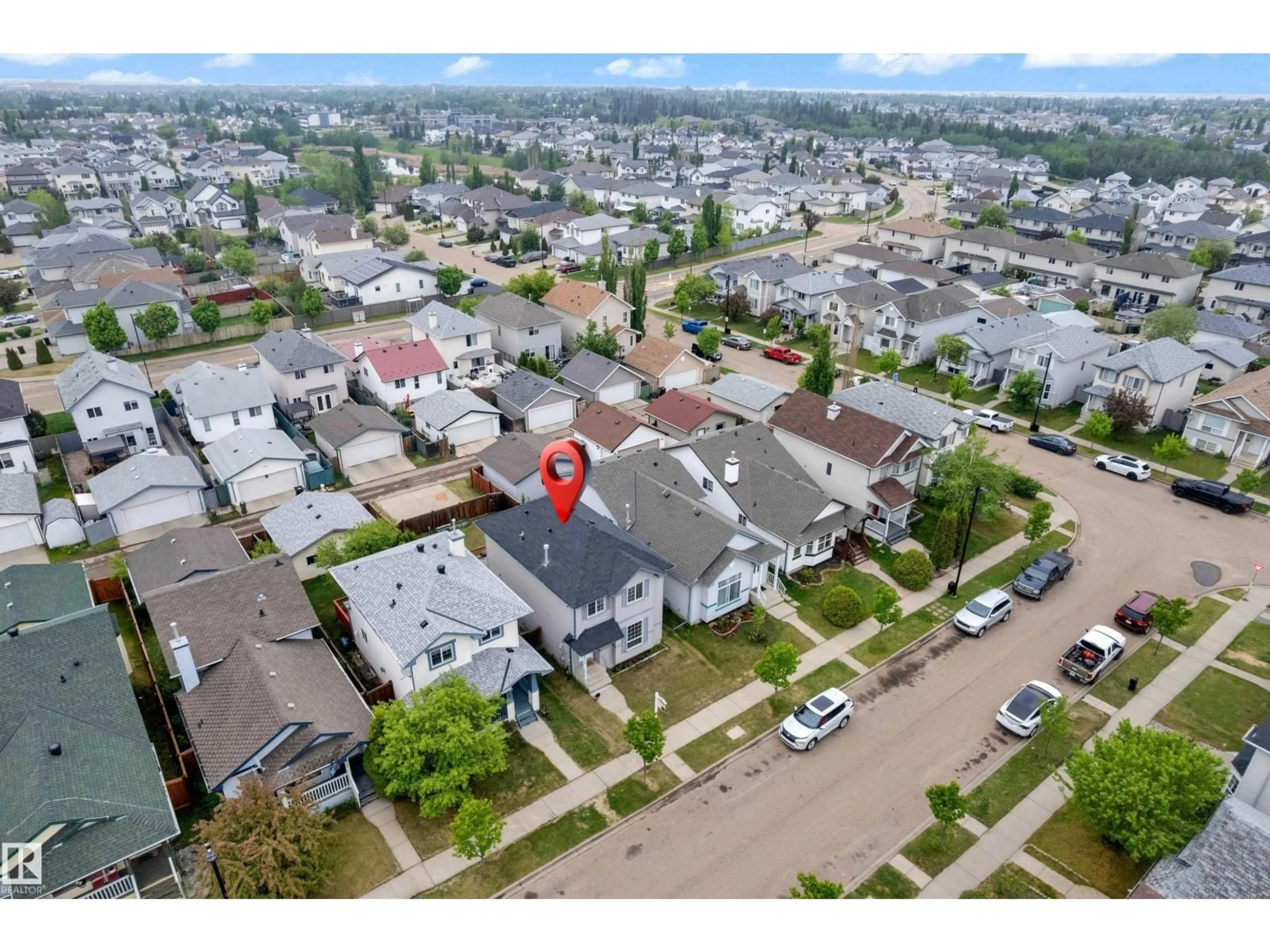 A pic from outside/outdoor area/front of a property/back of a property/a pic from drone, street for 2912 31 STREET, Edmonton Alberta T6T1T9
