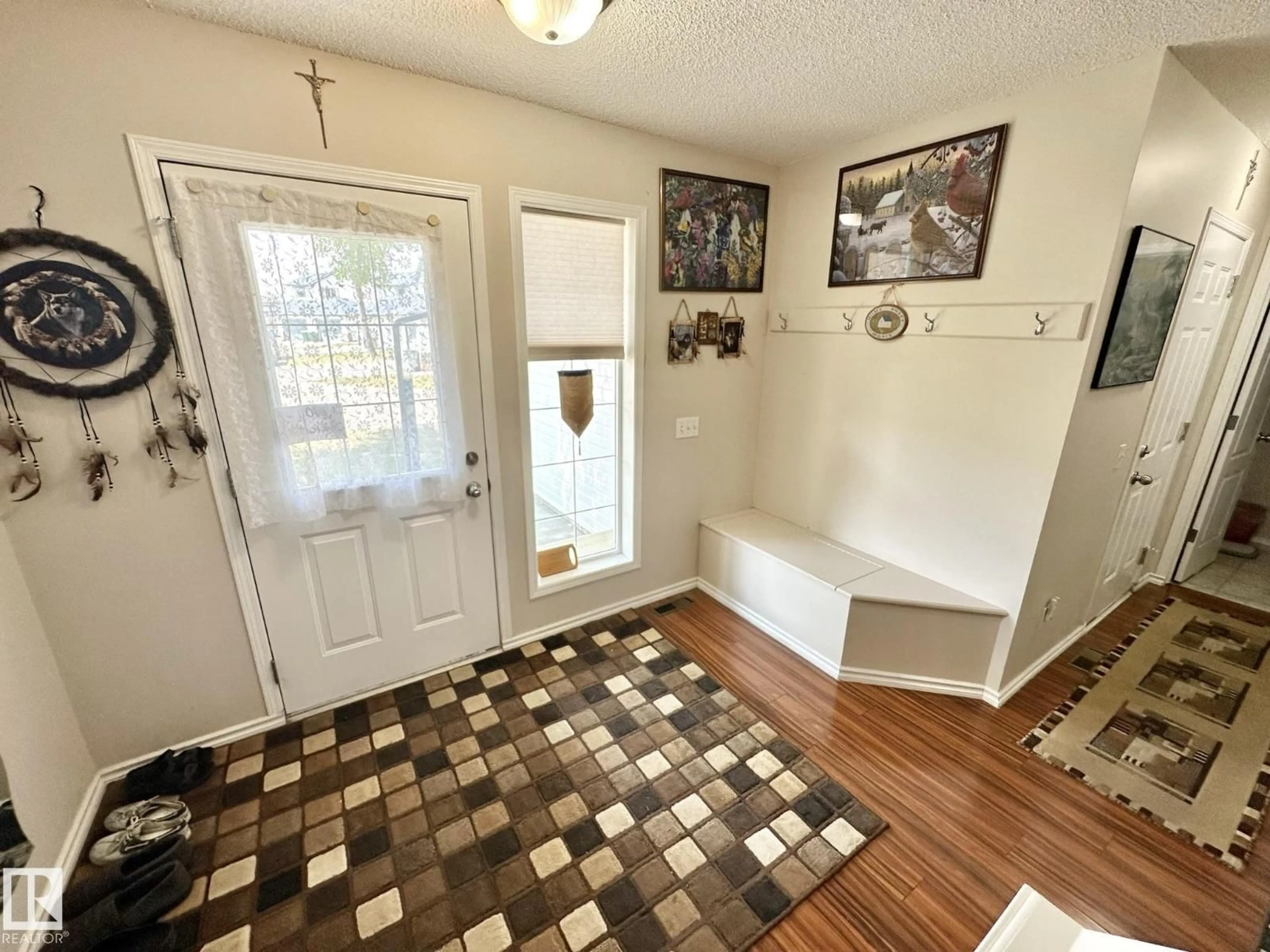 Indoor entryway for 2 GROVE MEADOW DR, Spruce Grove Alberta T7X4L9