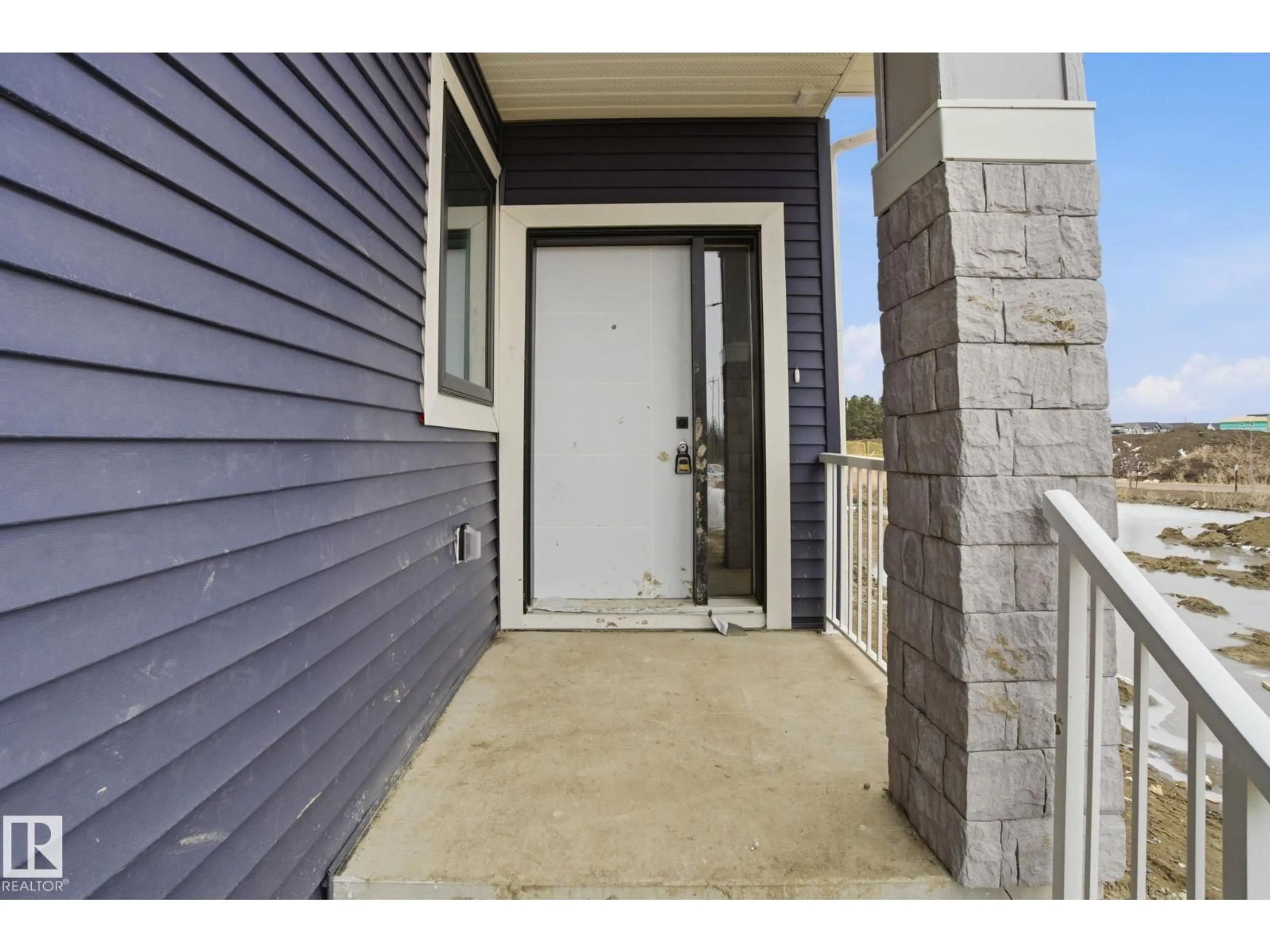 Indoor entryway for 3311 CHERNOWSKI WY, Edmonton Alberta T6W5H2