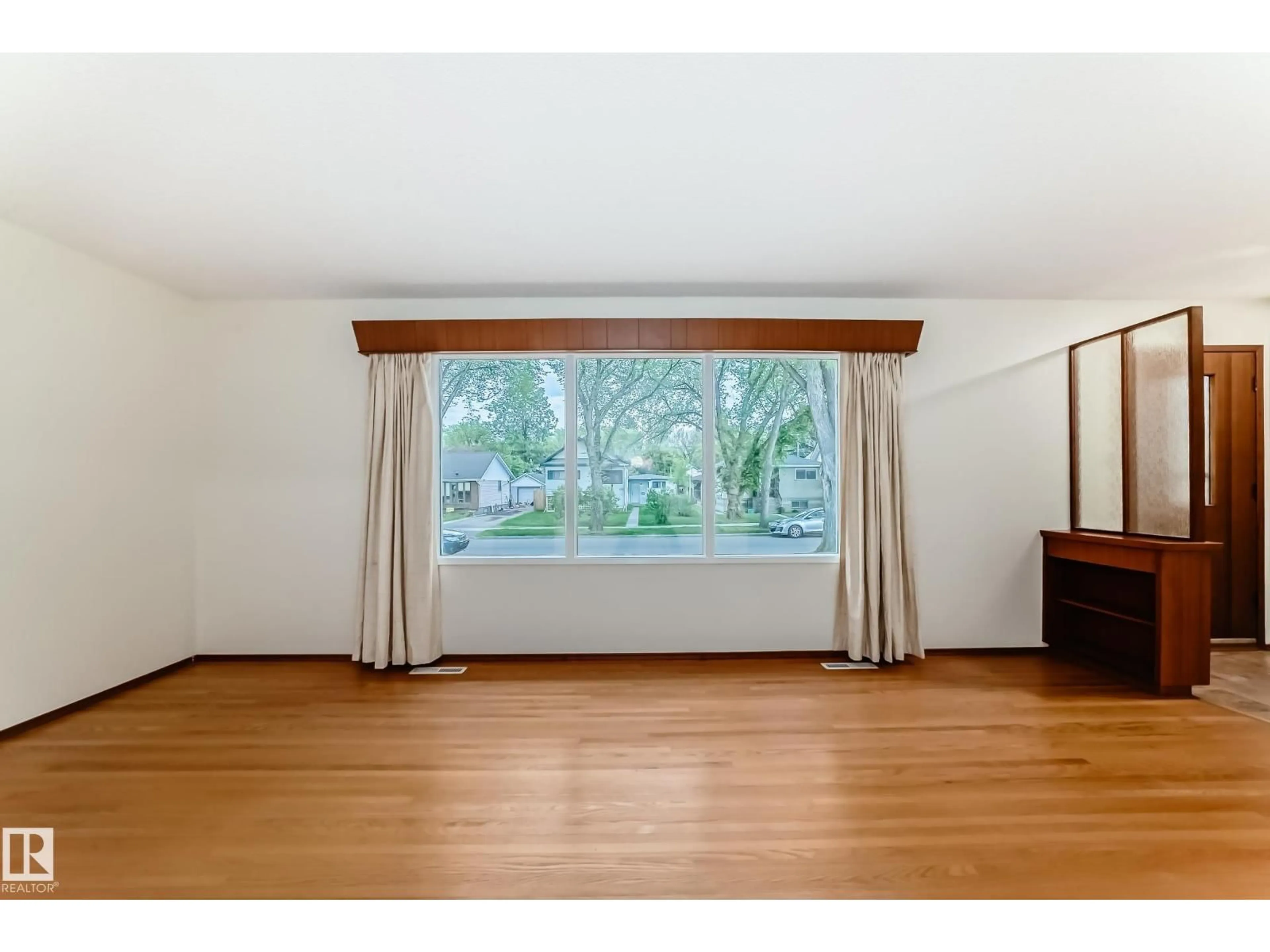 A pic of a room for NW - 12022 62 ST, Edmonton Alberta T5W4C8