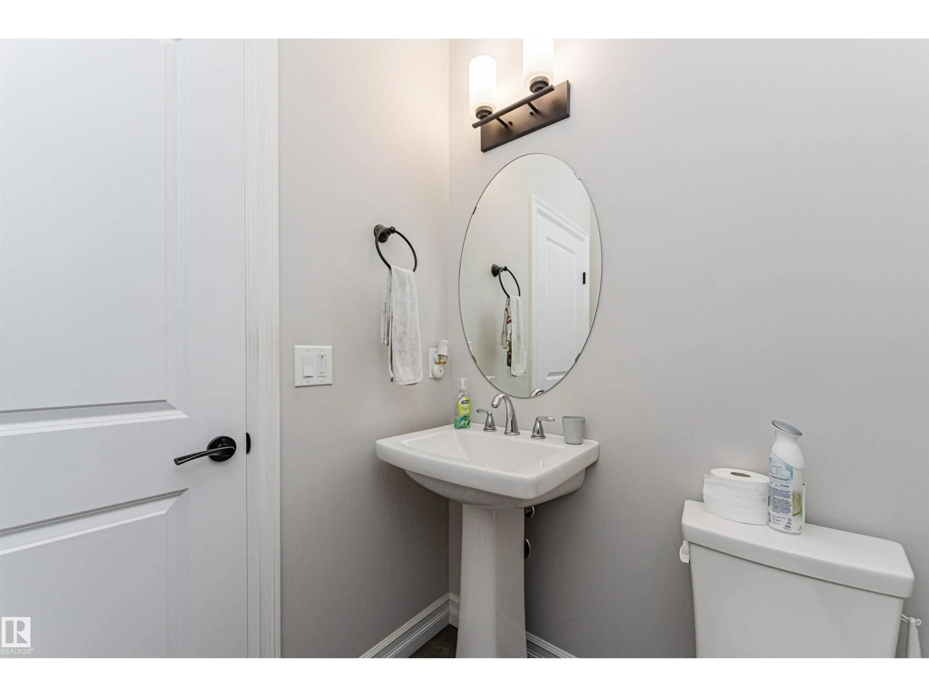 Standard bathroom, ceramic/tile floor for 8744 223 ST, Edmonton Alberta T5T7L6