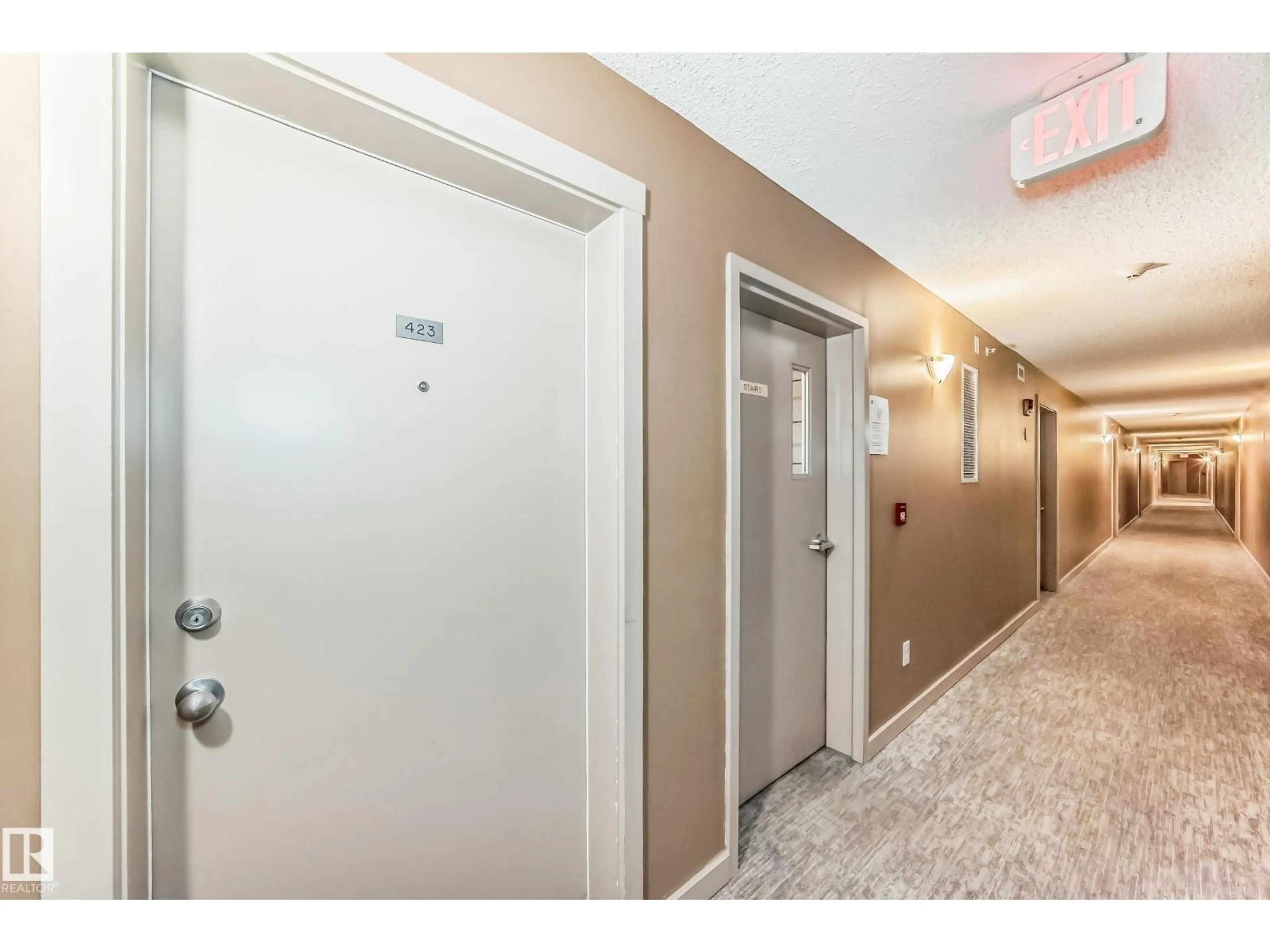 Indoor foyer for 423 18126 77 ST NW, Edmonton Alberta T5Z0N7