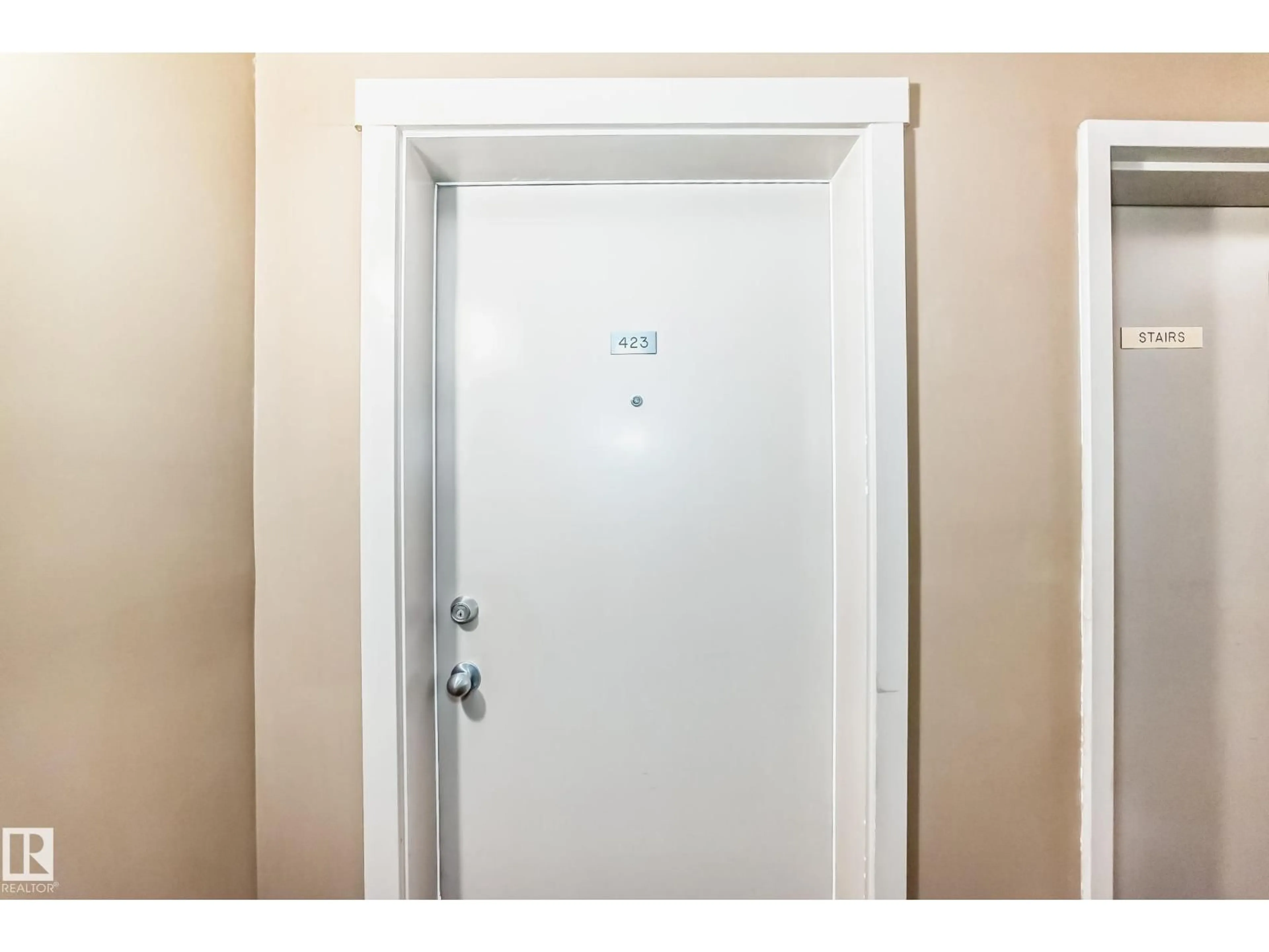 Indoor entryway for 423 18126 77 ST NW, Edmonton Alberta T5Z0N7