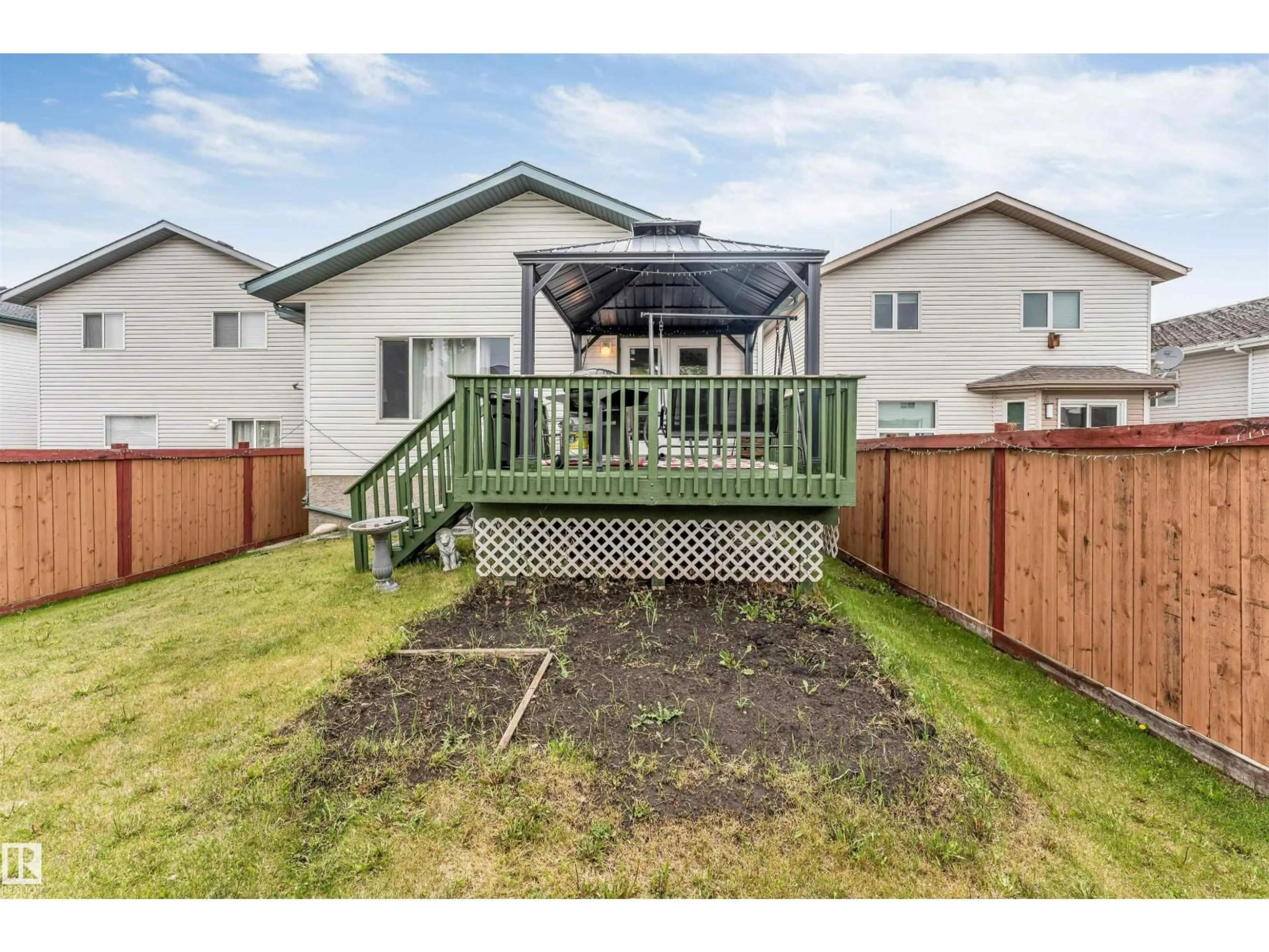 Patio, unknown for 3519 22 ST, Edmonton Alberta T6T1W2