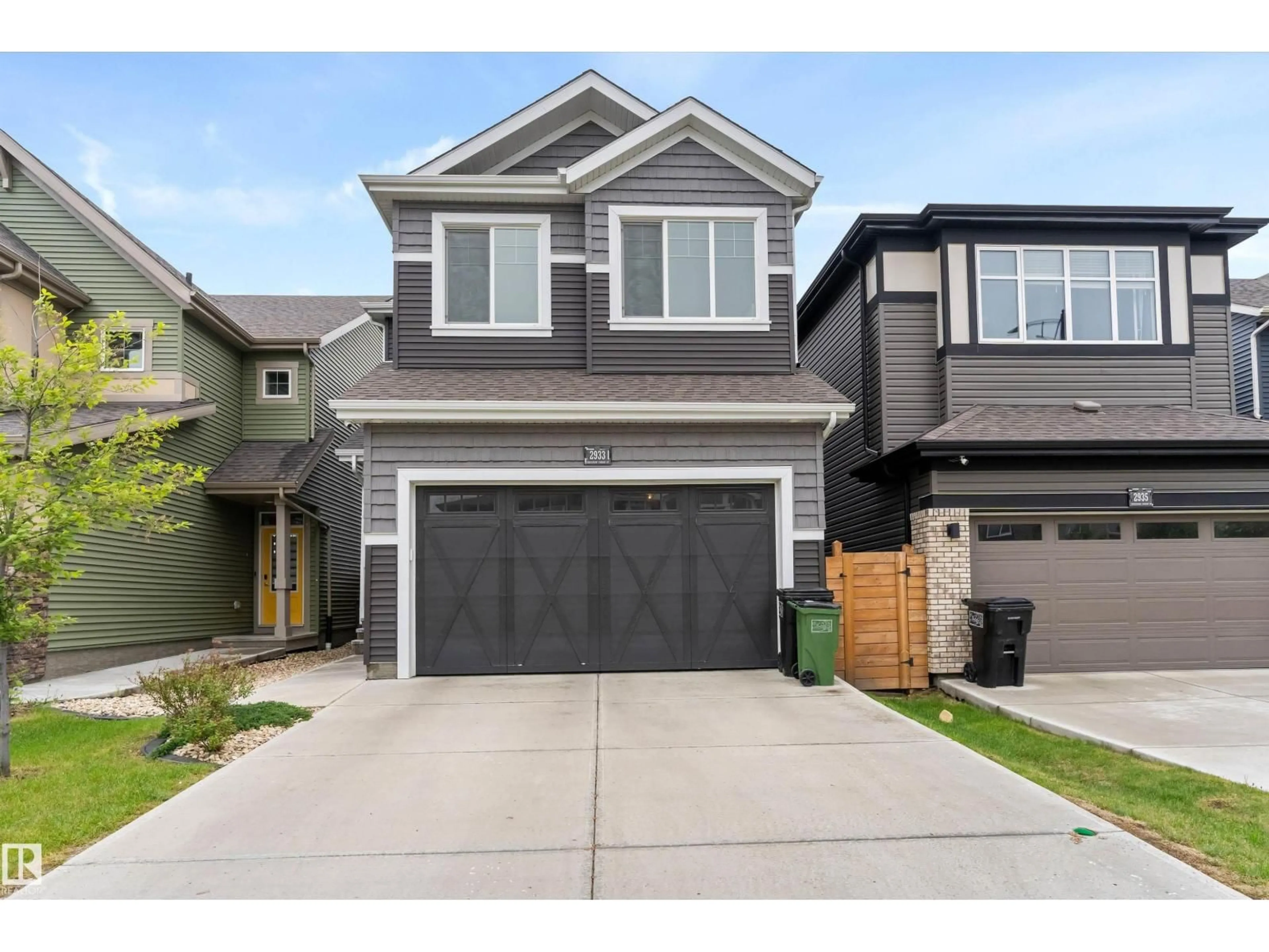 Home with vinyl exterior material, street for 2933 CHOKECHERRY CM, Edmonton Alberta T6X2M3