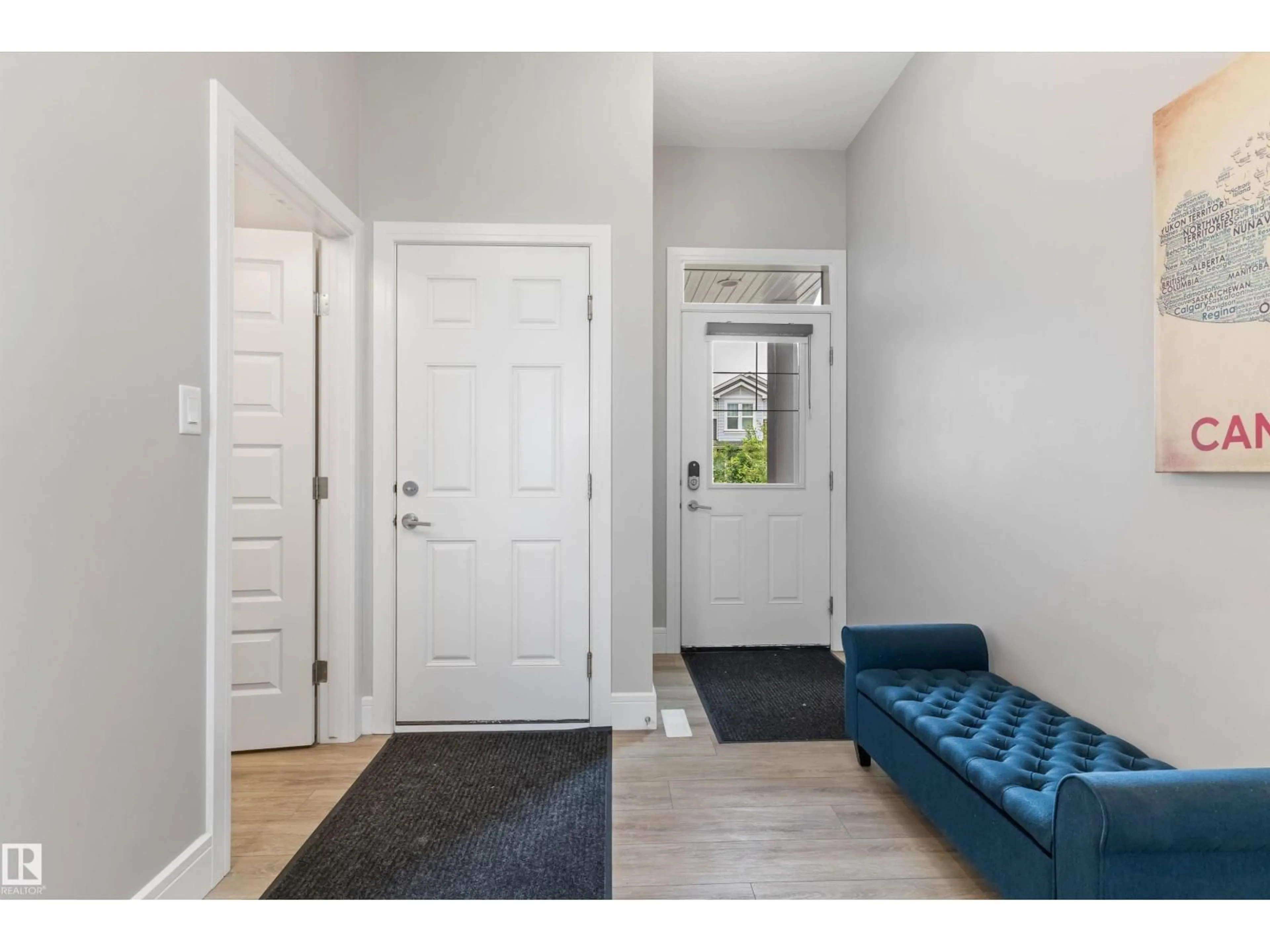 Indoor entryway for 2933 CHOKECHERRY CM, Edmonton Alberta T6X2M3