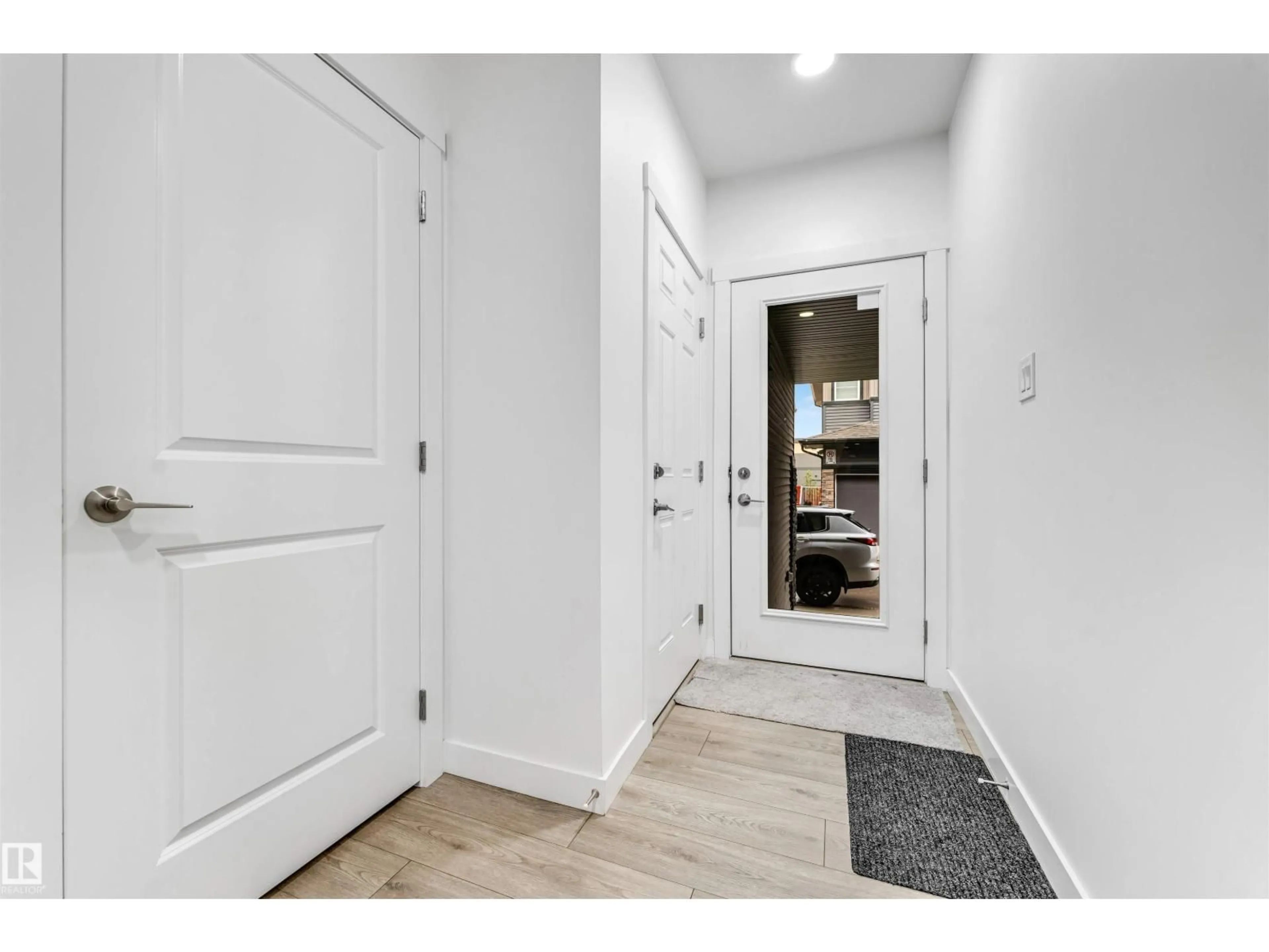 Indoor entryway for #45 - 2710 66 ST, Edmonton Alberta T6X3H4