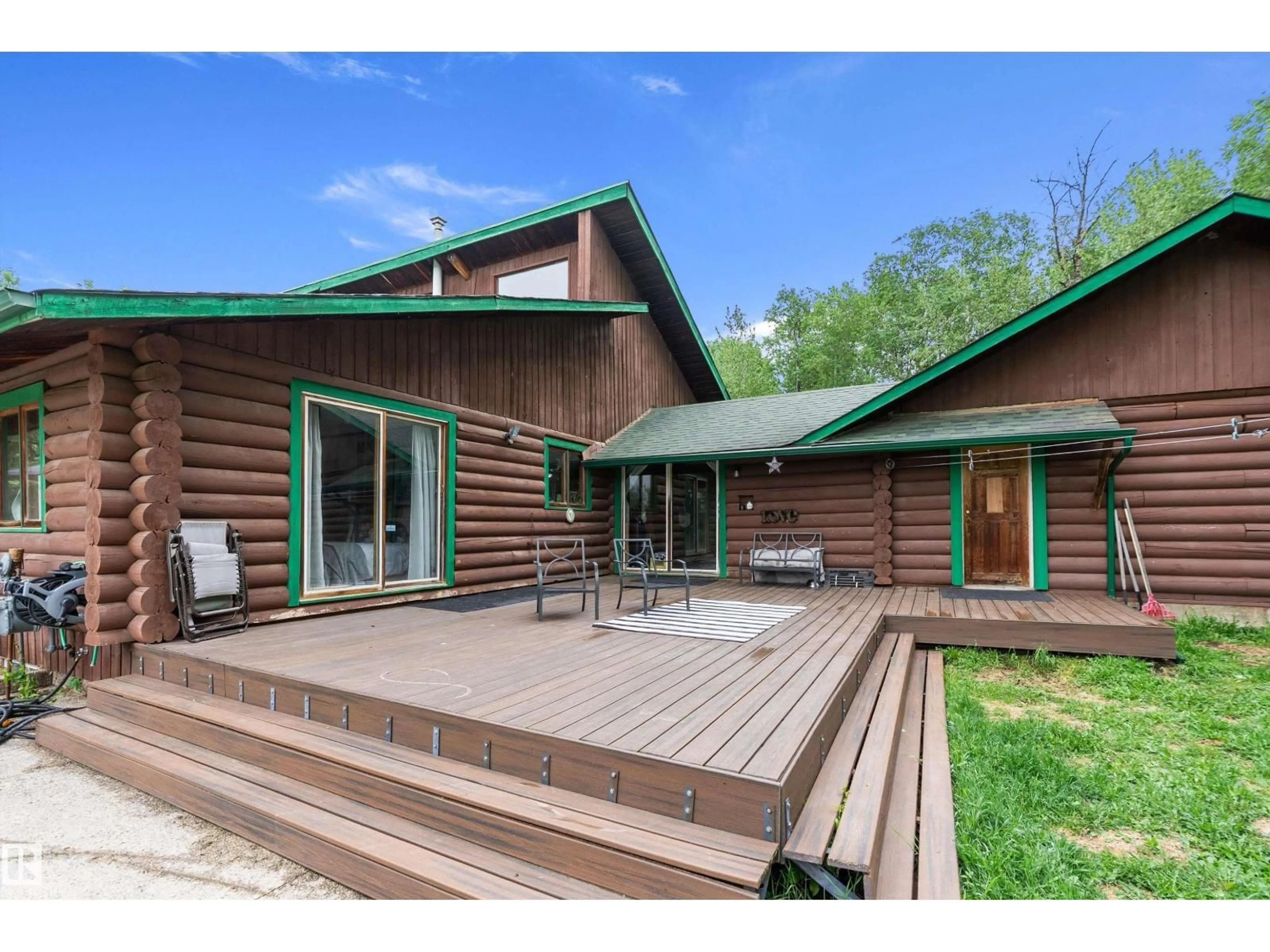 Home with vinyl exterior material, unknown for 2311 TWP ROAD 530, Rural Parkland County Alberta T7Y3M8
