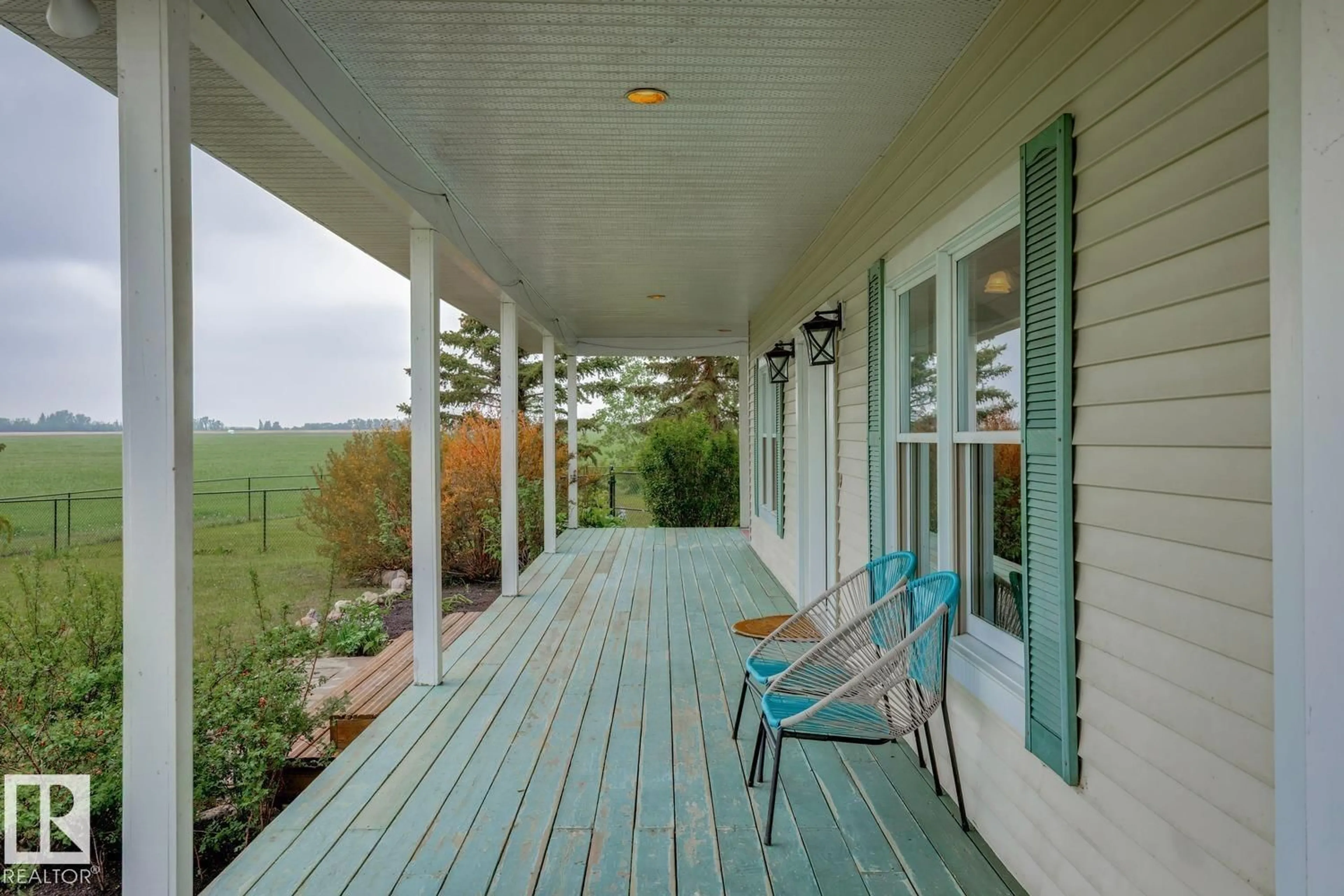 Patio, unknown for 55116 RGE ROAD 230, Rural Sturgeon County Alberta T8L5B4