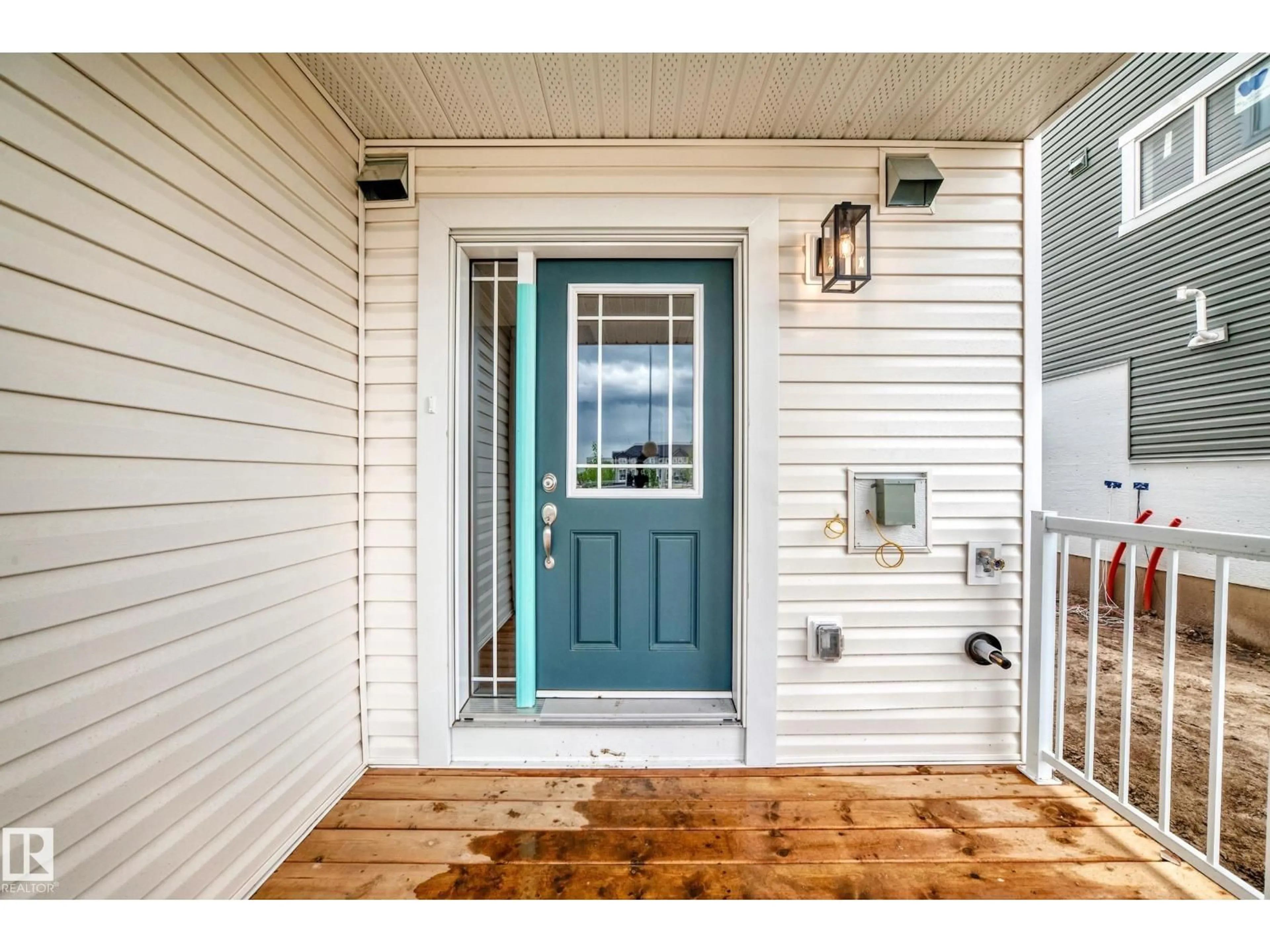 Indoor entryway for 1210 STONESIDE RD, Sherwood Park Alberta T8H3A4