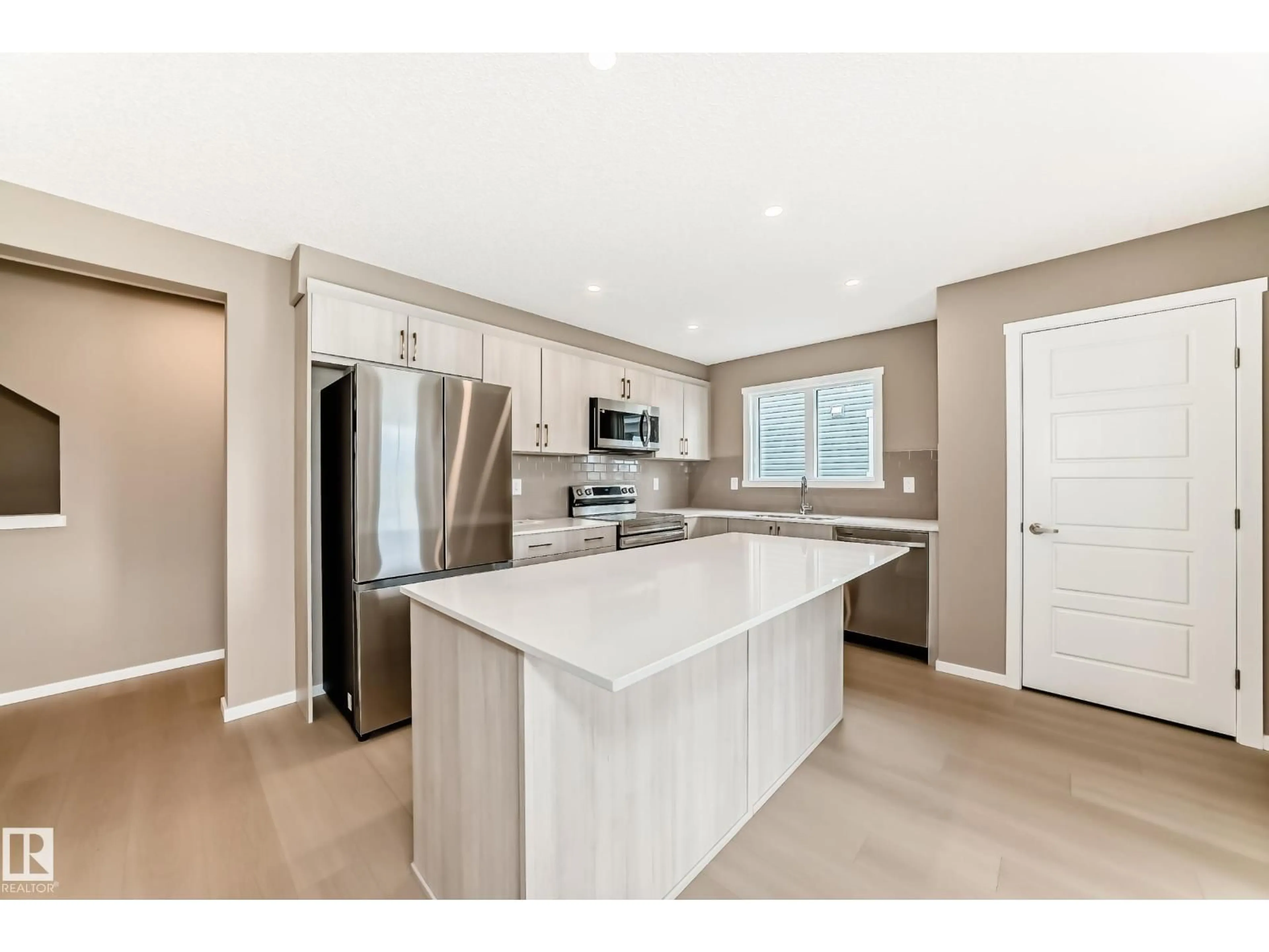 Open concept kitchen, unknown for 1210 STONESIDE RD, Sherwood Park Alberta T8H3A4