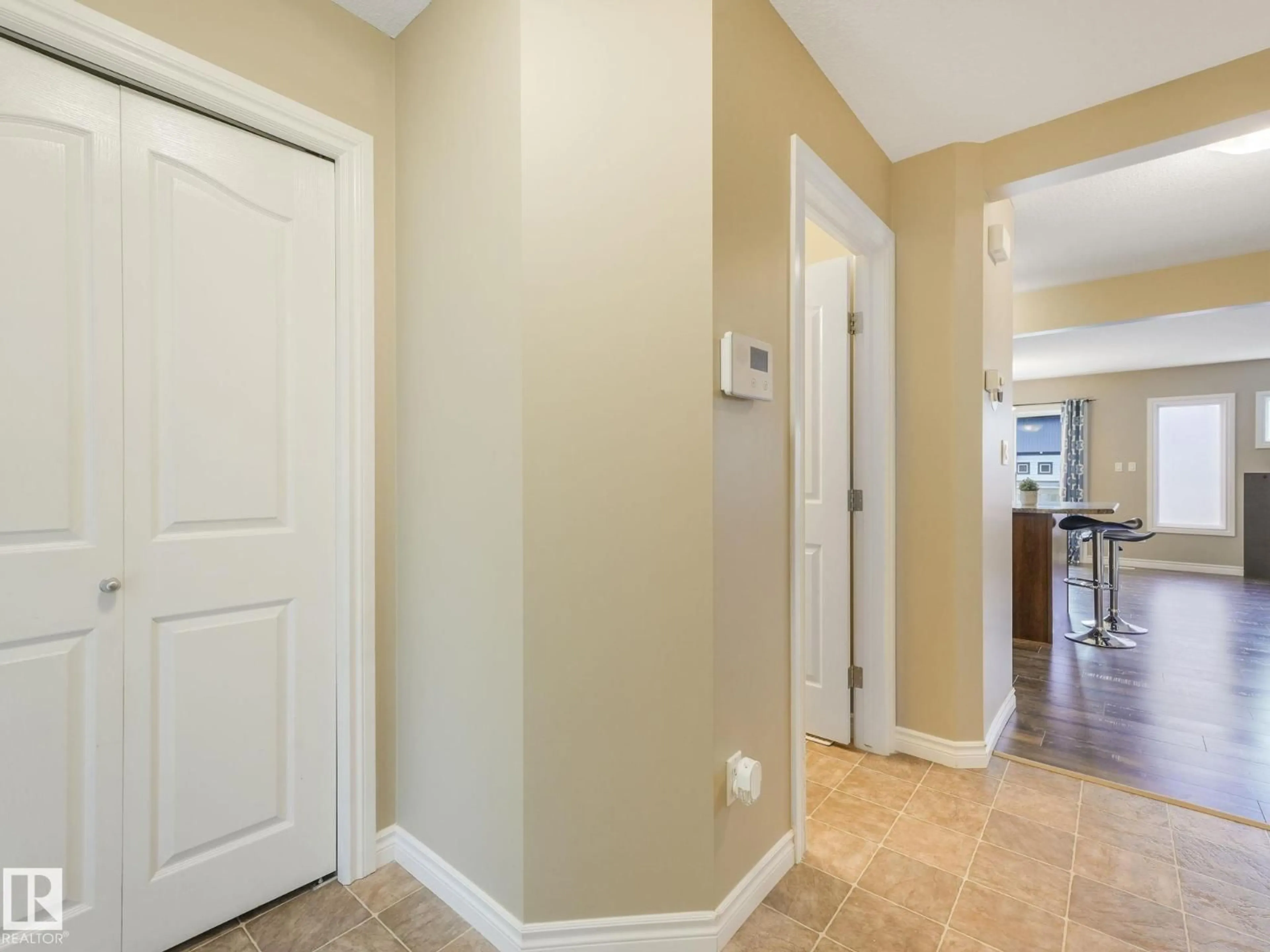 Indoor entryway for #6 - 85 SPRUCE VILLAGE DR, Spruce Grove Alberta T7X0L2