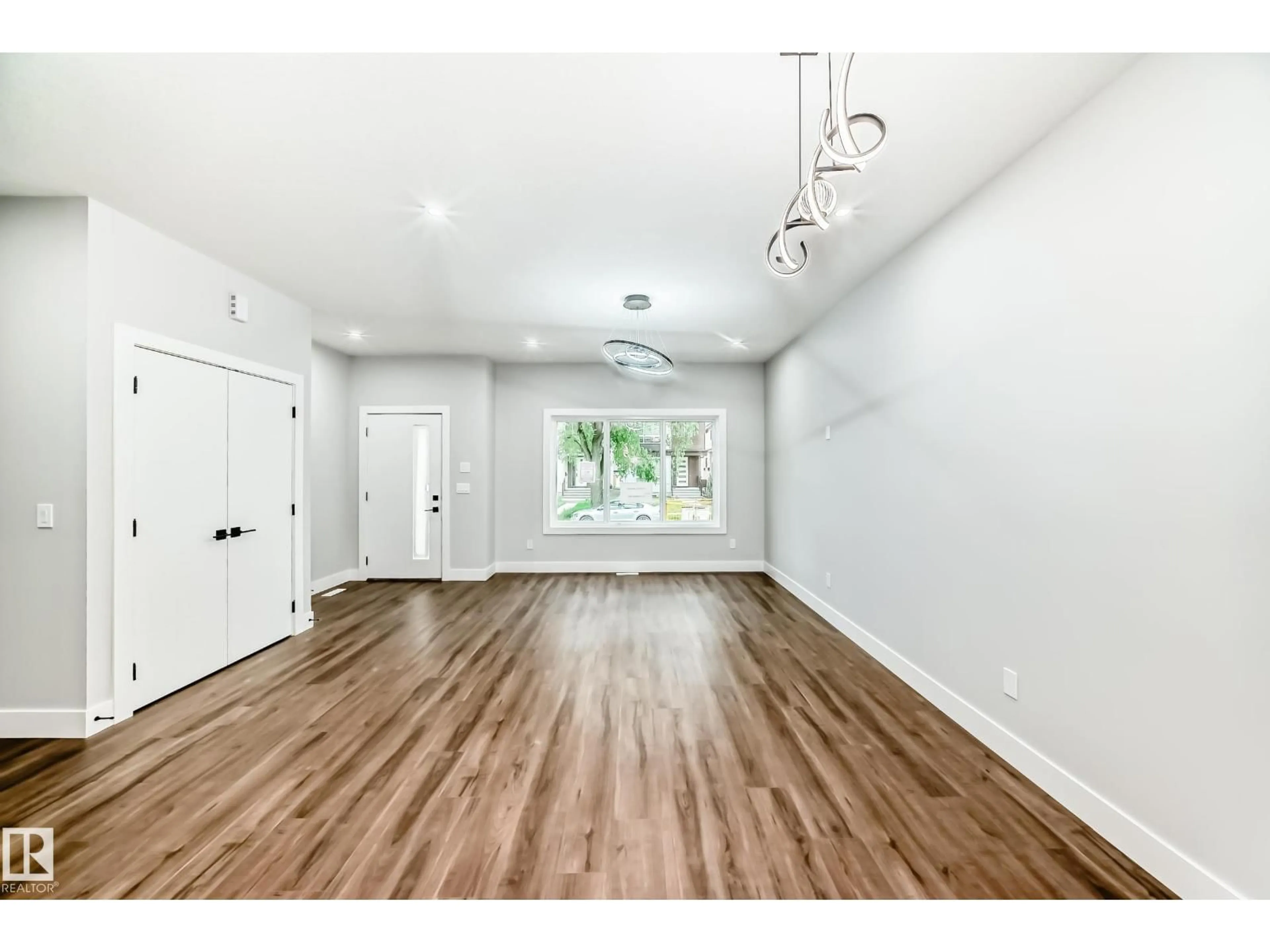 Unknown for 11170 73 AV NW, Edmonton Alberta T6G0C4