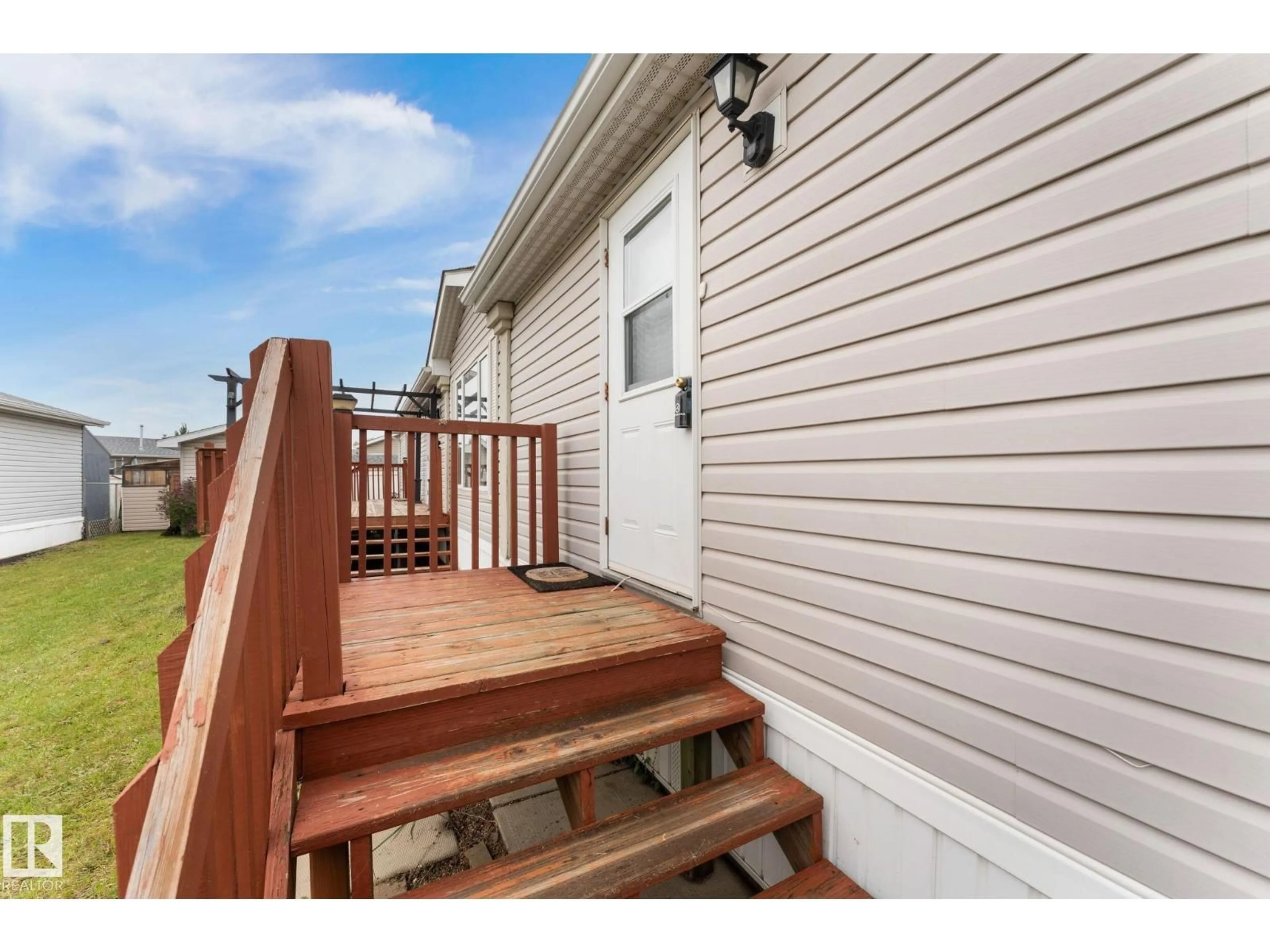 Unknown for 1592 JUBILEE DR, Sherwood Park Alberta T8H2M9