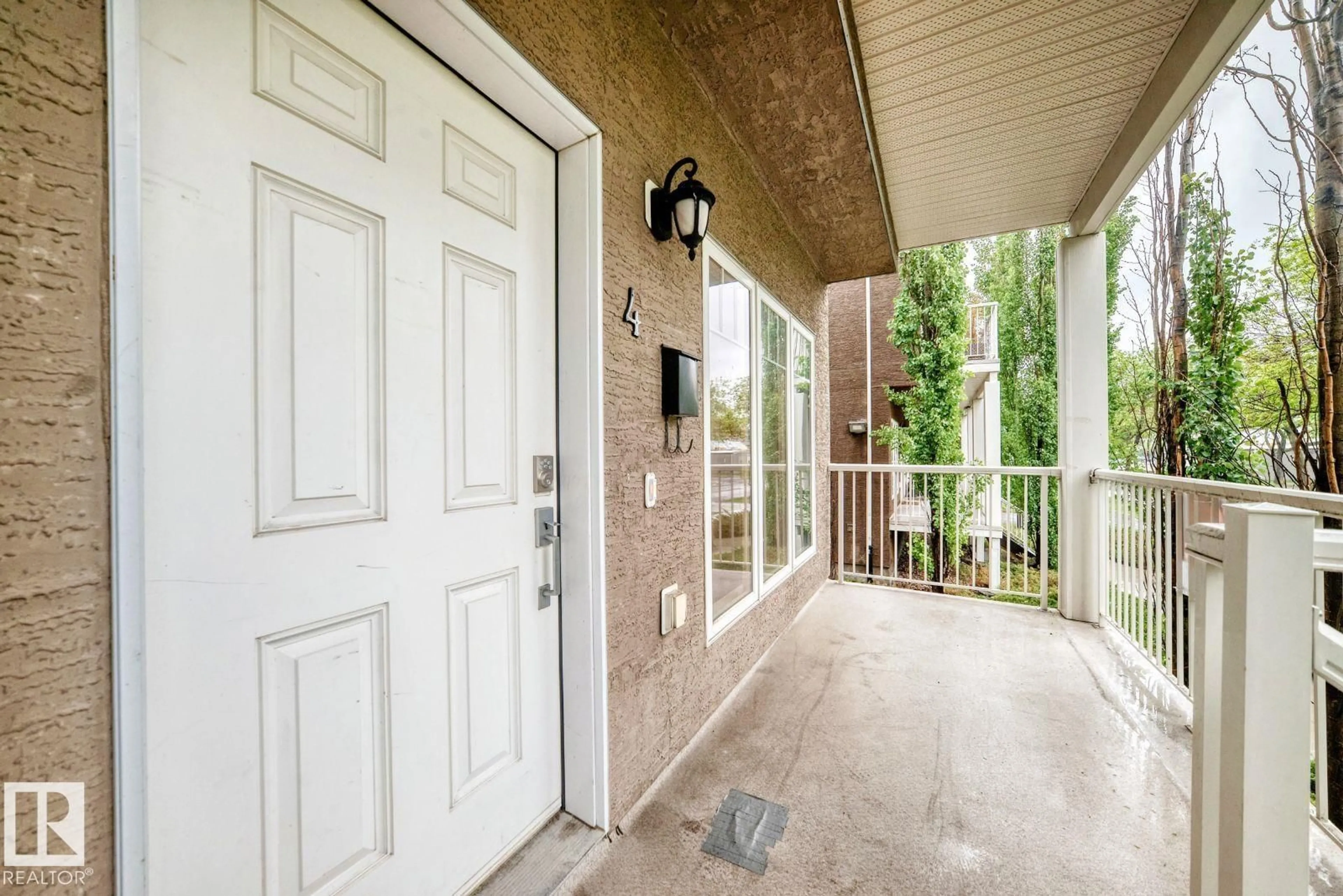 Unknown for #4 - 11917 103 ST NW, Edmonton Alberta T5G2J4