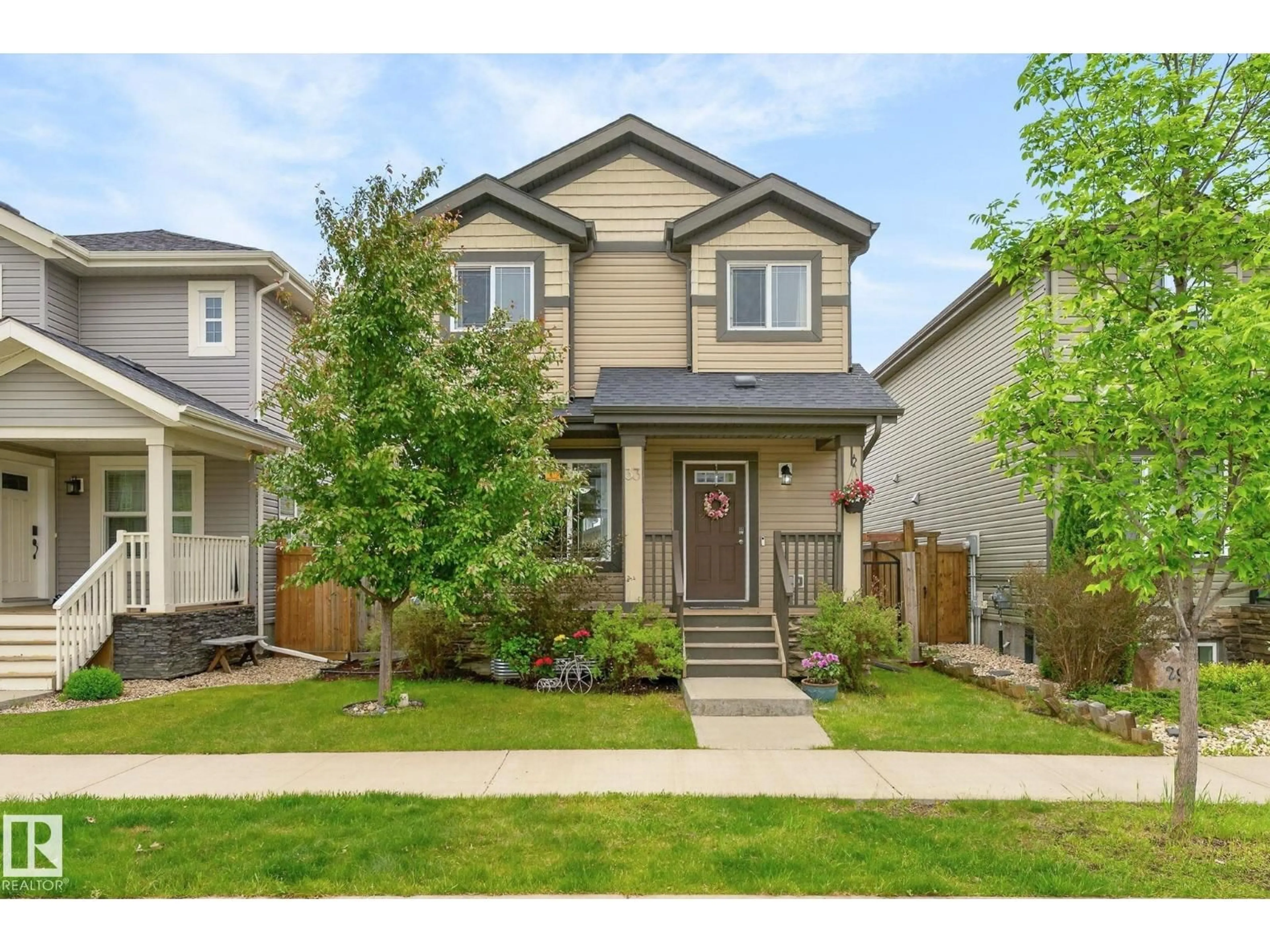 Home with vinyl exterior material, street for 33 DURRAND BN, Fort Saskatchewan Alberta T8L0N1
