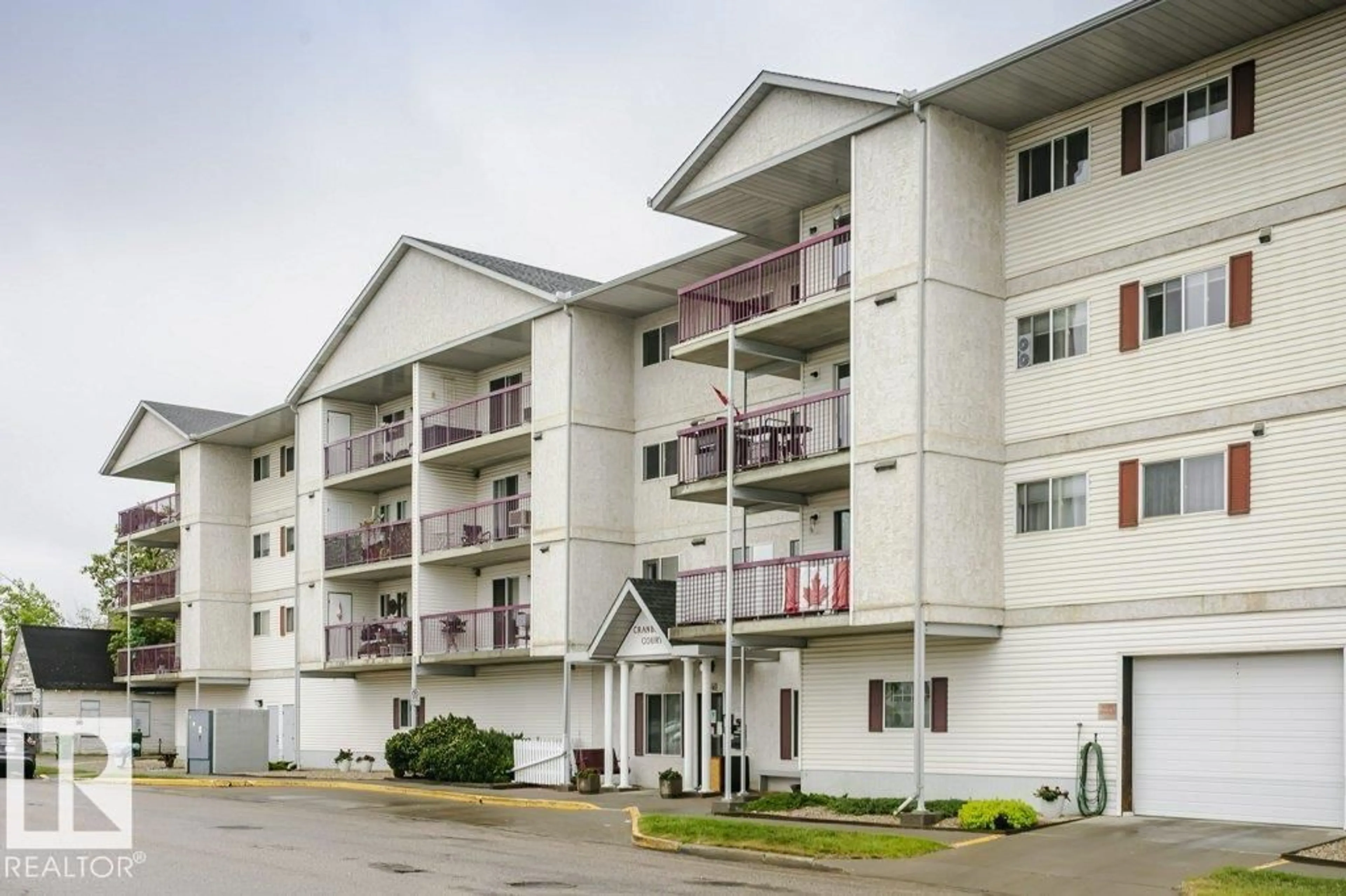 Patio, unknown for 207 - 4906 47 AV, Leduc Alberta T9E6R7