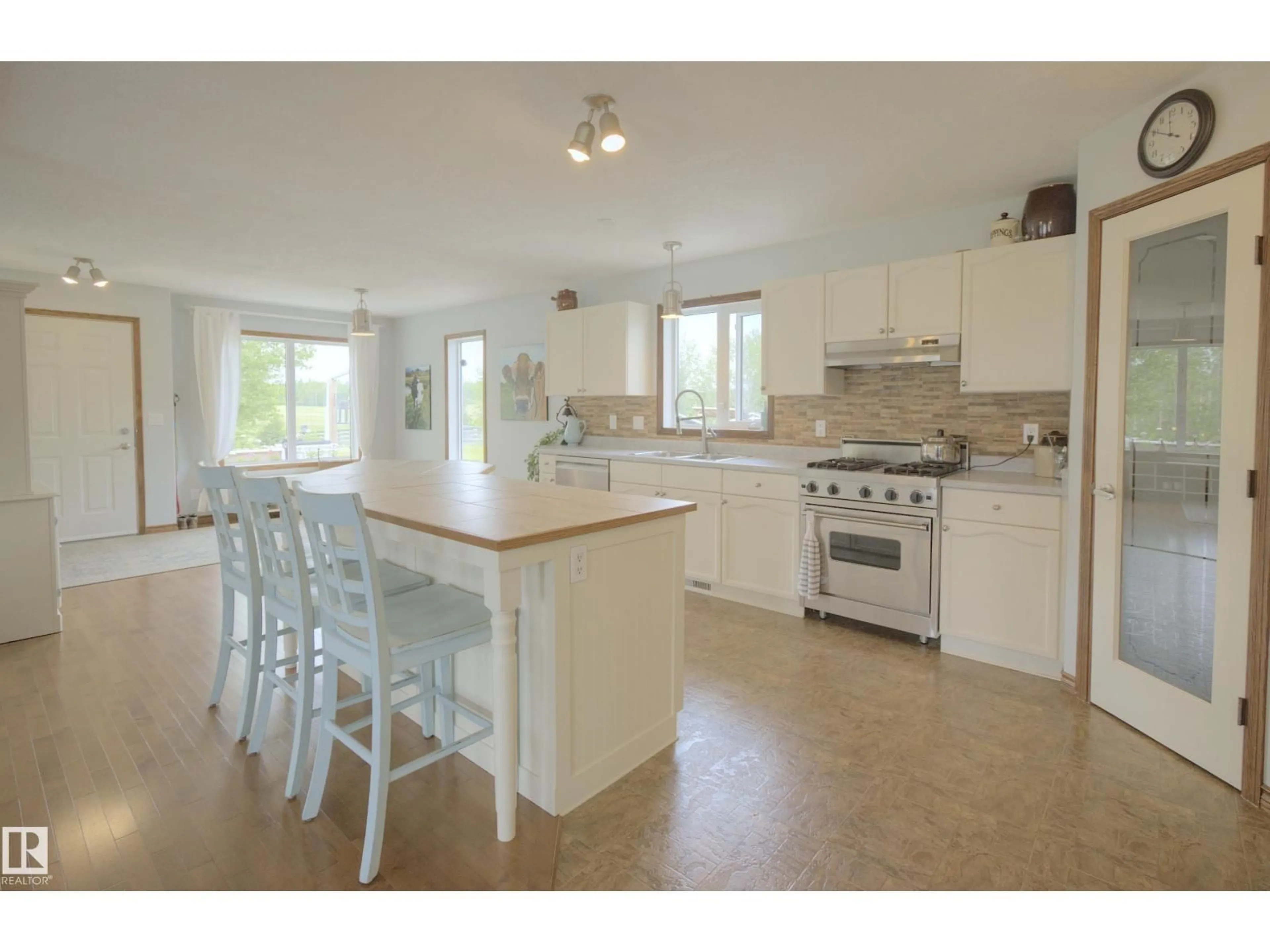 Open concept kitchen, unknown for 1213 TWP ROAD 554, Rural Lac Ste. Anne County Alberta T0E1V0