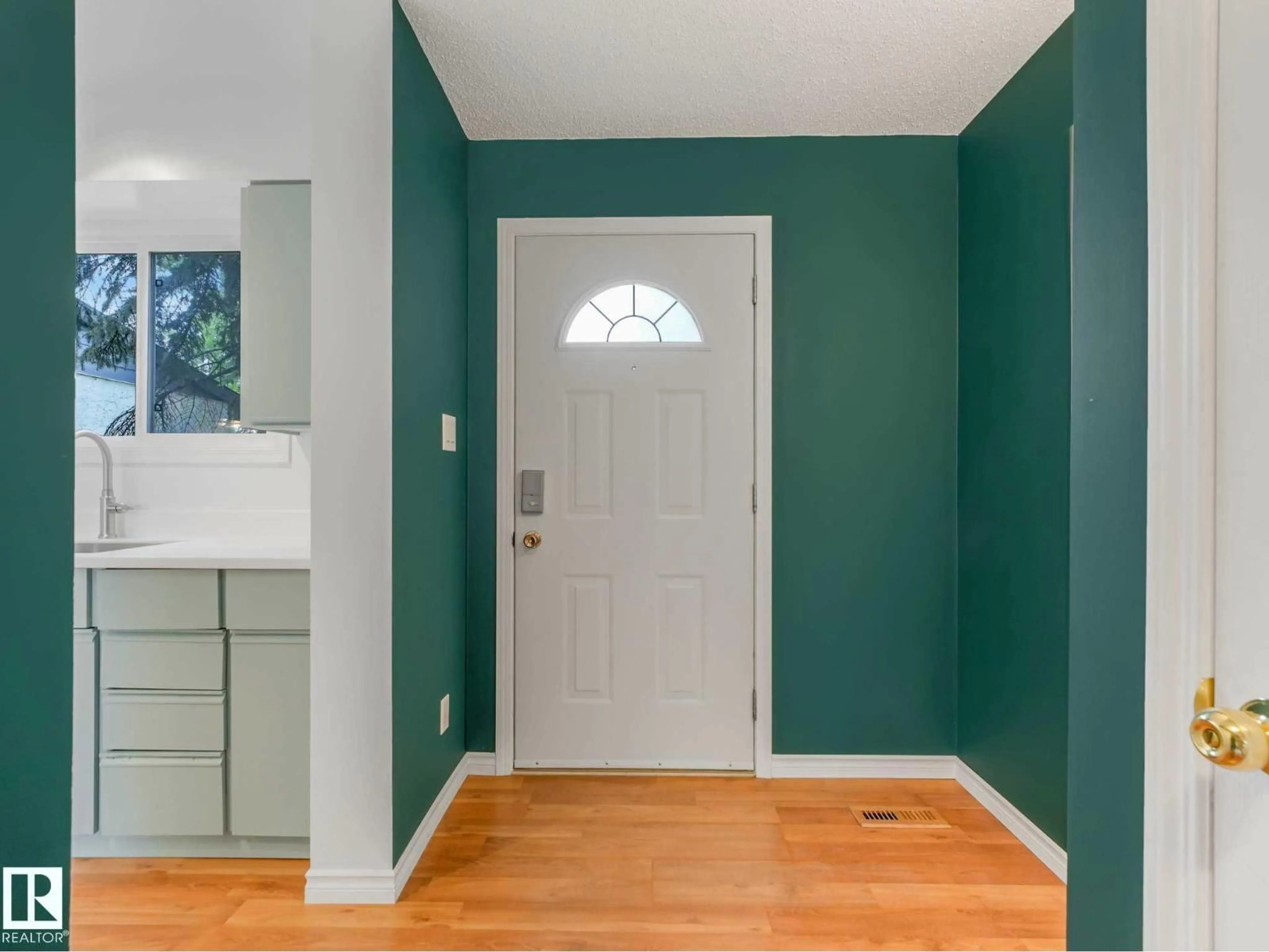 Indoor entryway for NW - 17108 100 ST, Edmonton Alberta T5X5H3