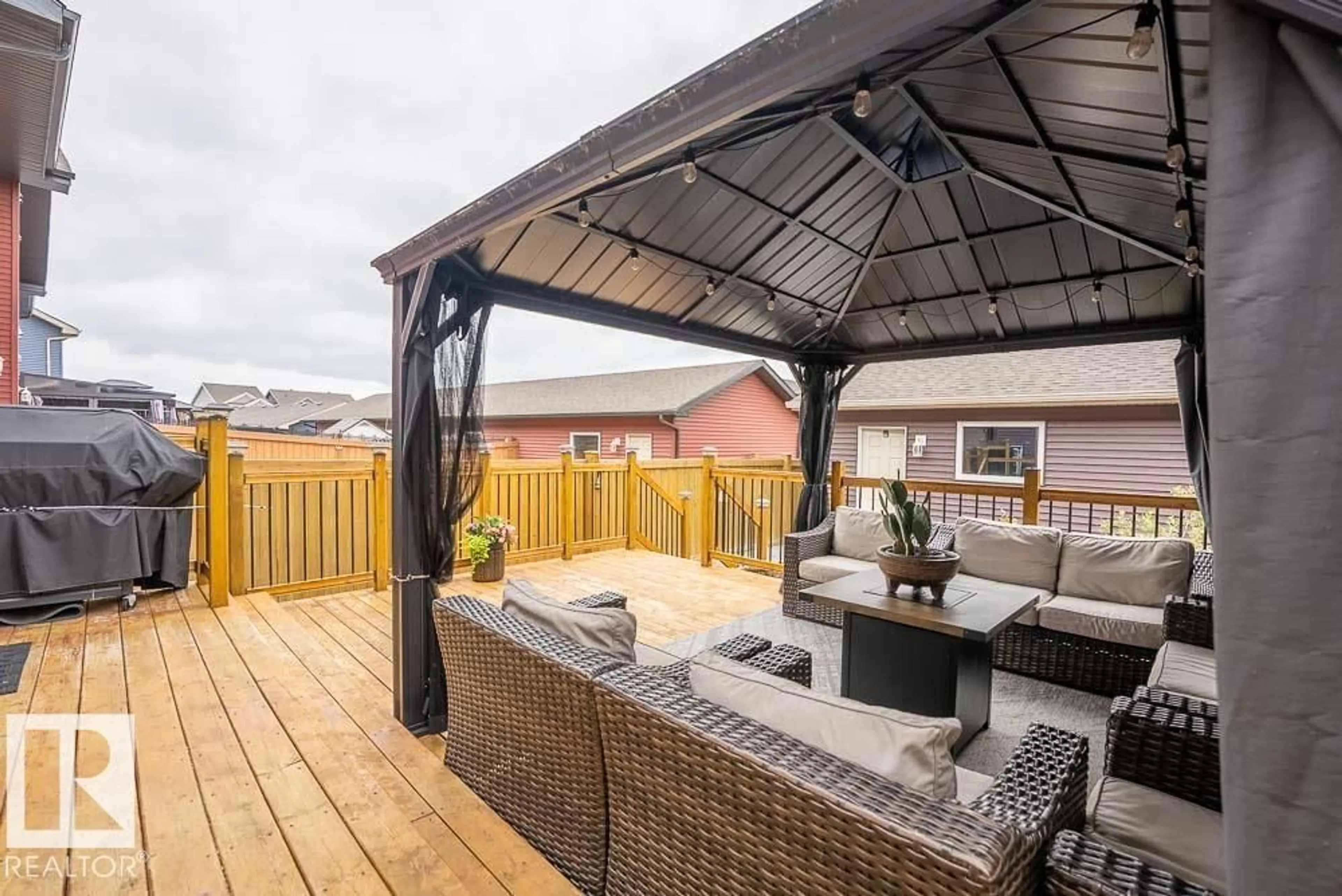 Patio, street for 405 ORCHARDS BV, Edmonton Alberta T6X2E1