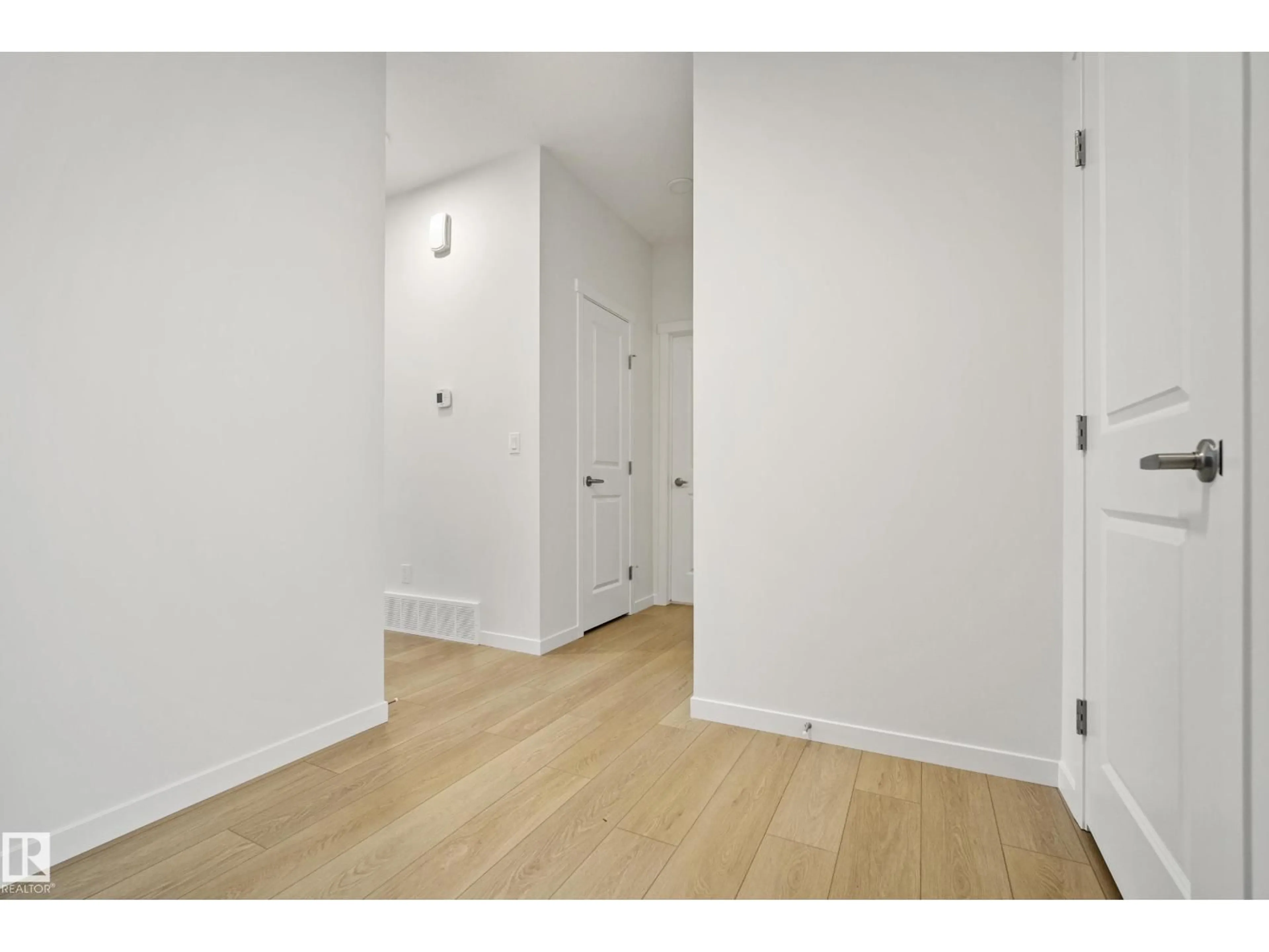 Indoor entryway for NW - 20731 24 AV, Edmonton Alberta T6M2C4