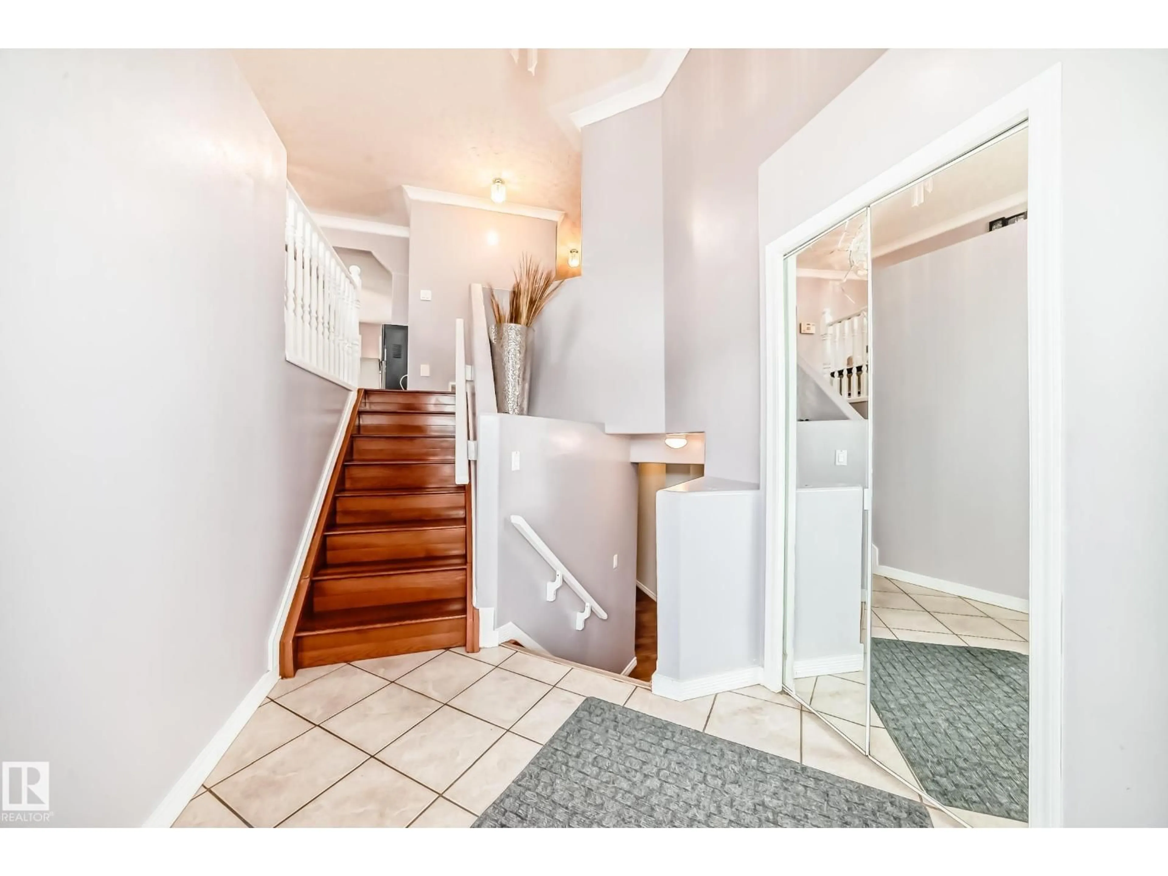Indoor entryway for NW - 8317 160A AV, Edmonton Alberta T5Z3G4
