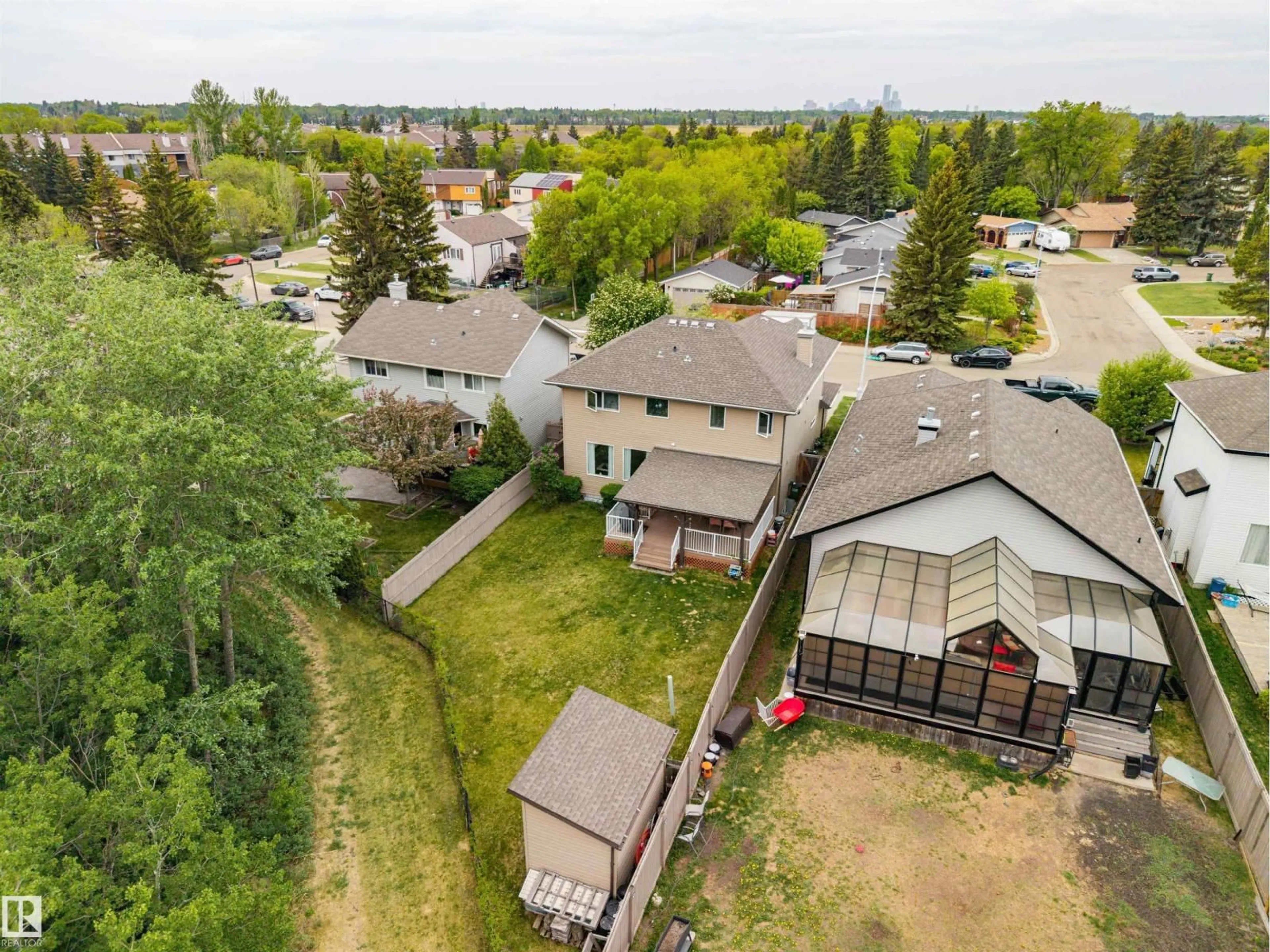 A pic from outside/outdoor area/front of a property/back of a property/a pic from drone, unknown for 57 HOMESTEAD CRESCENT, Edmonton Alberta T5A2Y1