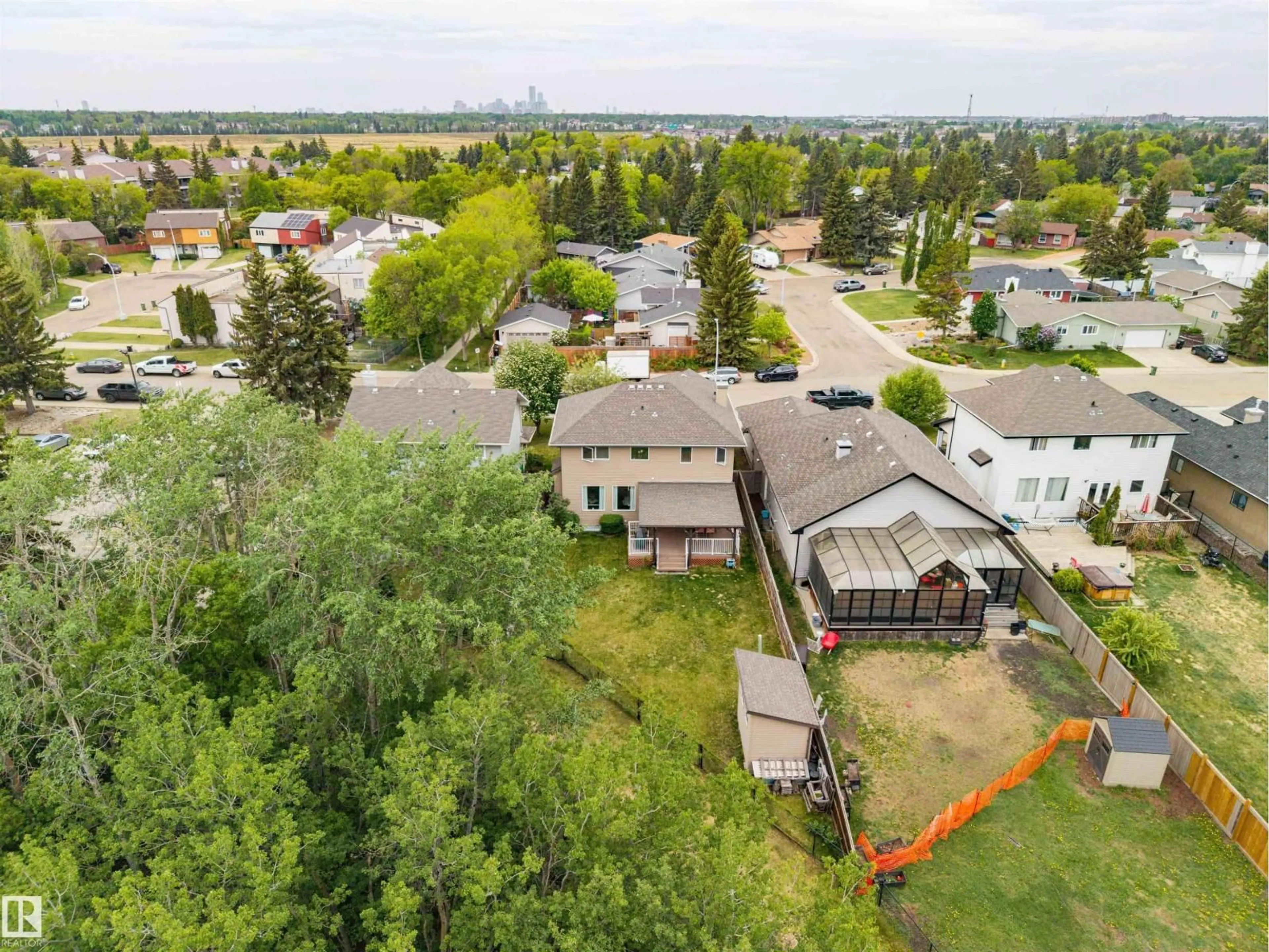 A pic from outside/outdoor area/front of a property/back of a property/a pic from drone, unknown for 57 HOMESTEAD CRESCENT, Edmonton Alberta T5A2Y1