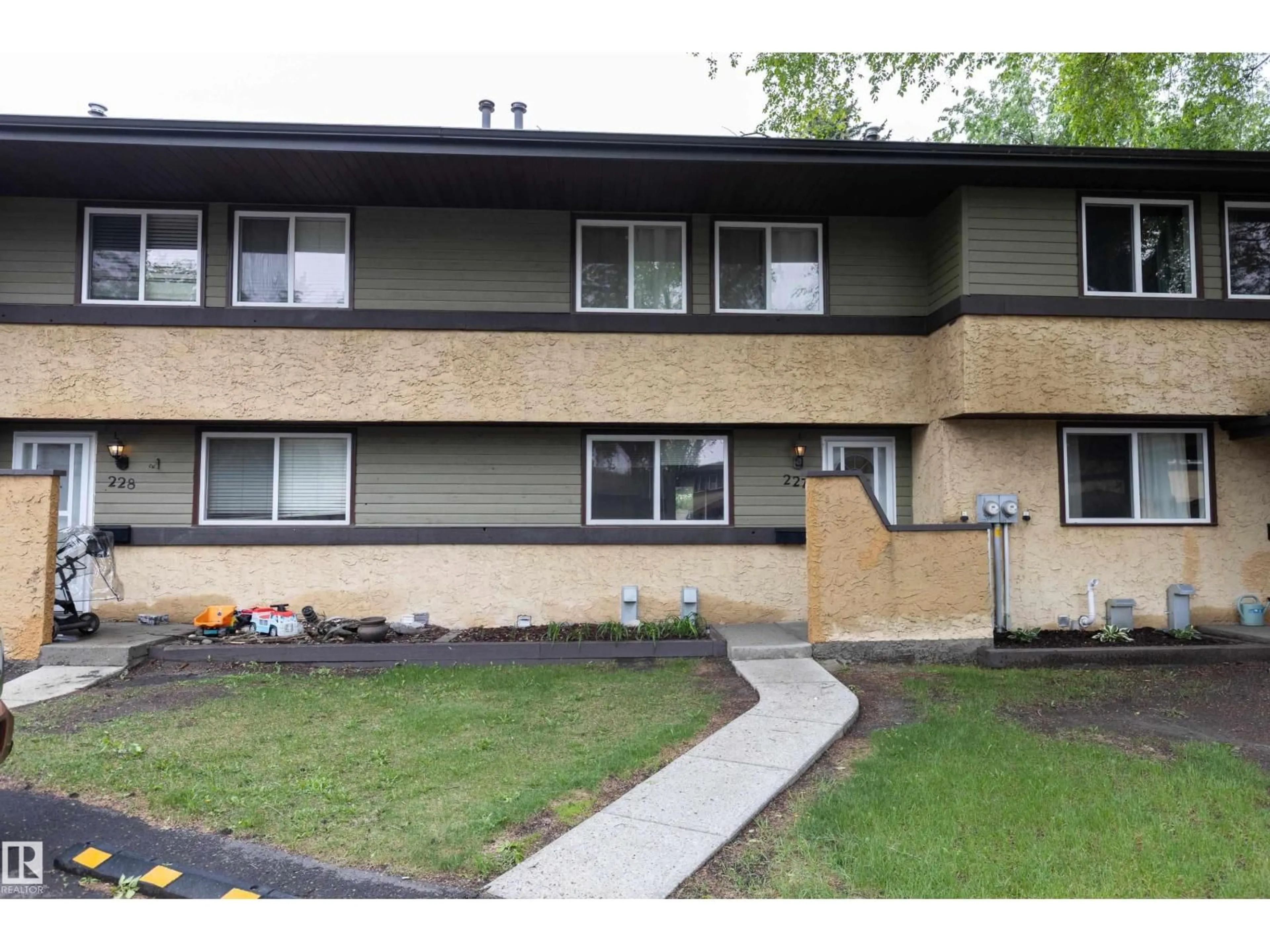 Home with vinyl exterior material, unknown for 227 WOODBRIDGE WY, Sherwood Park Alberta T8A3Y3