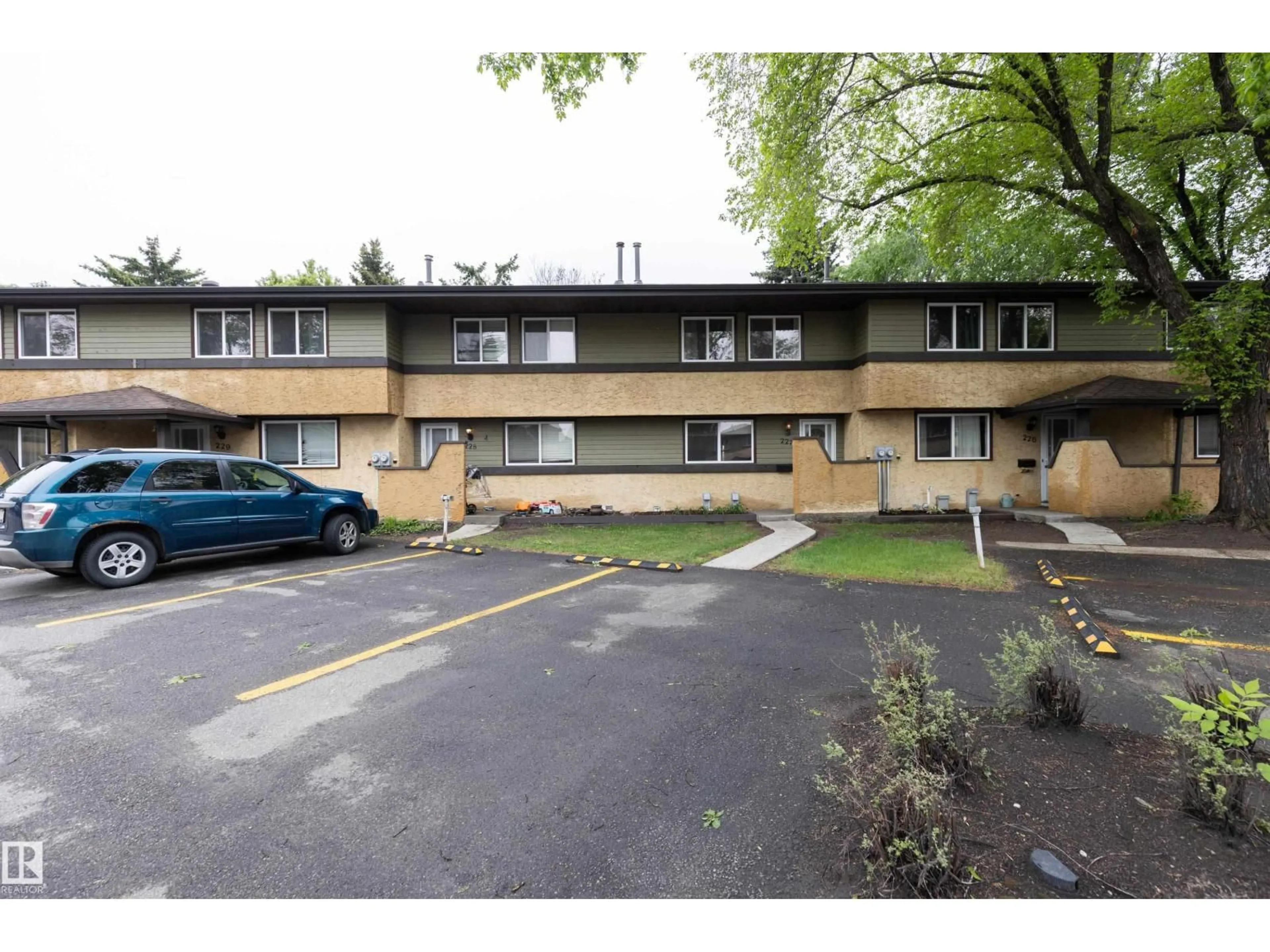 Unknown for 227 WOODBRIDGE WY, Sherwood Park Alberta T8A3Y3