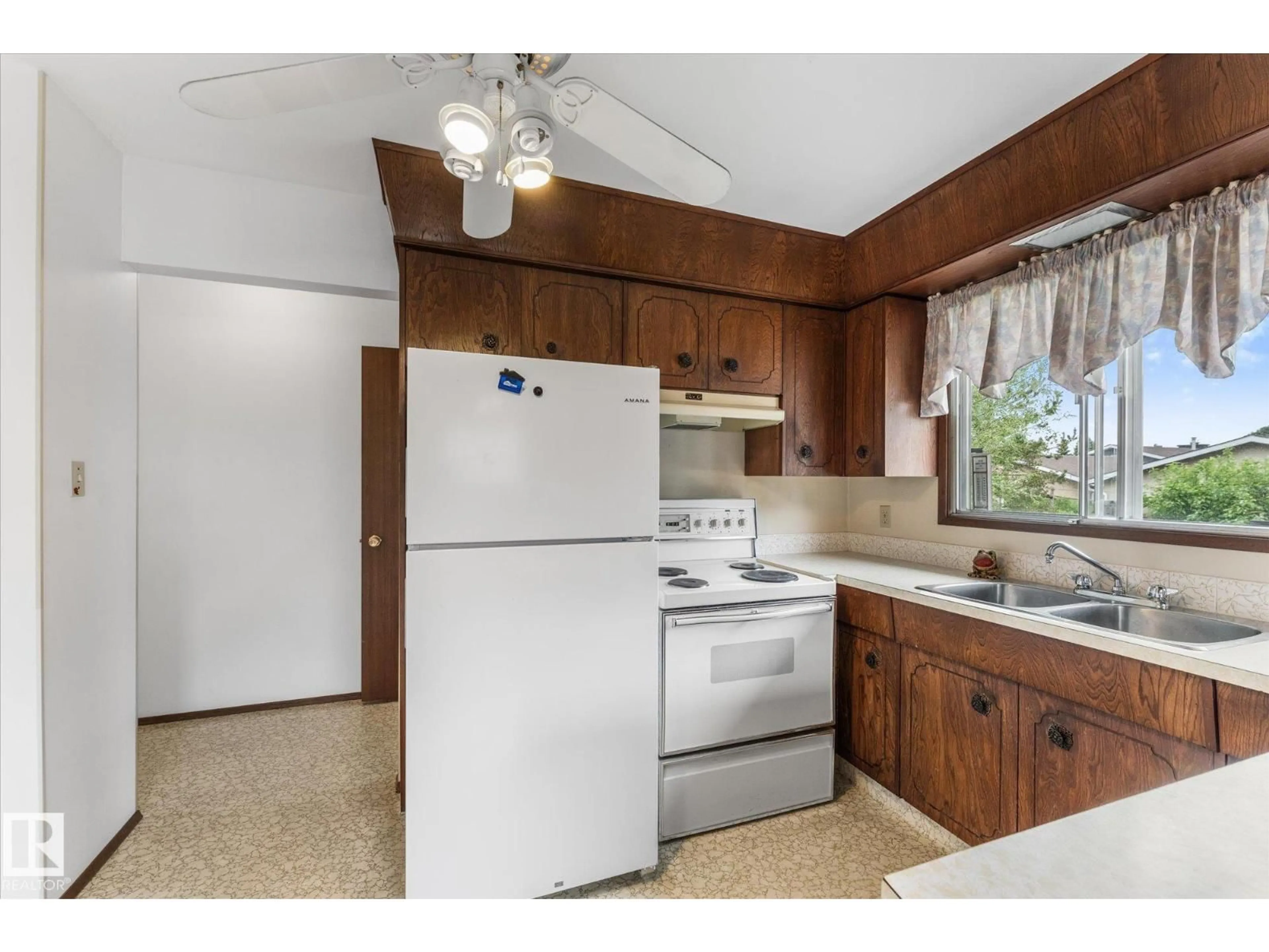 Standard kitchen, unknown for 11008 162A AV, Edmonton Alberta T5Z3X5