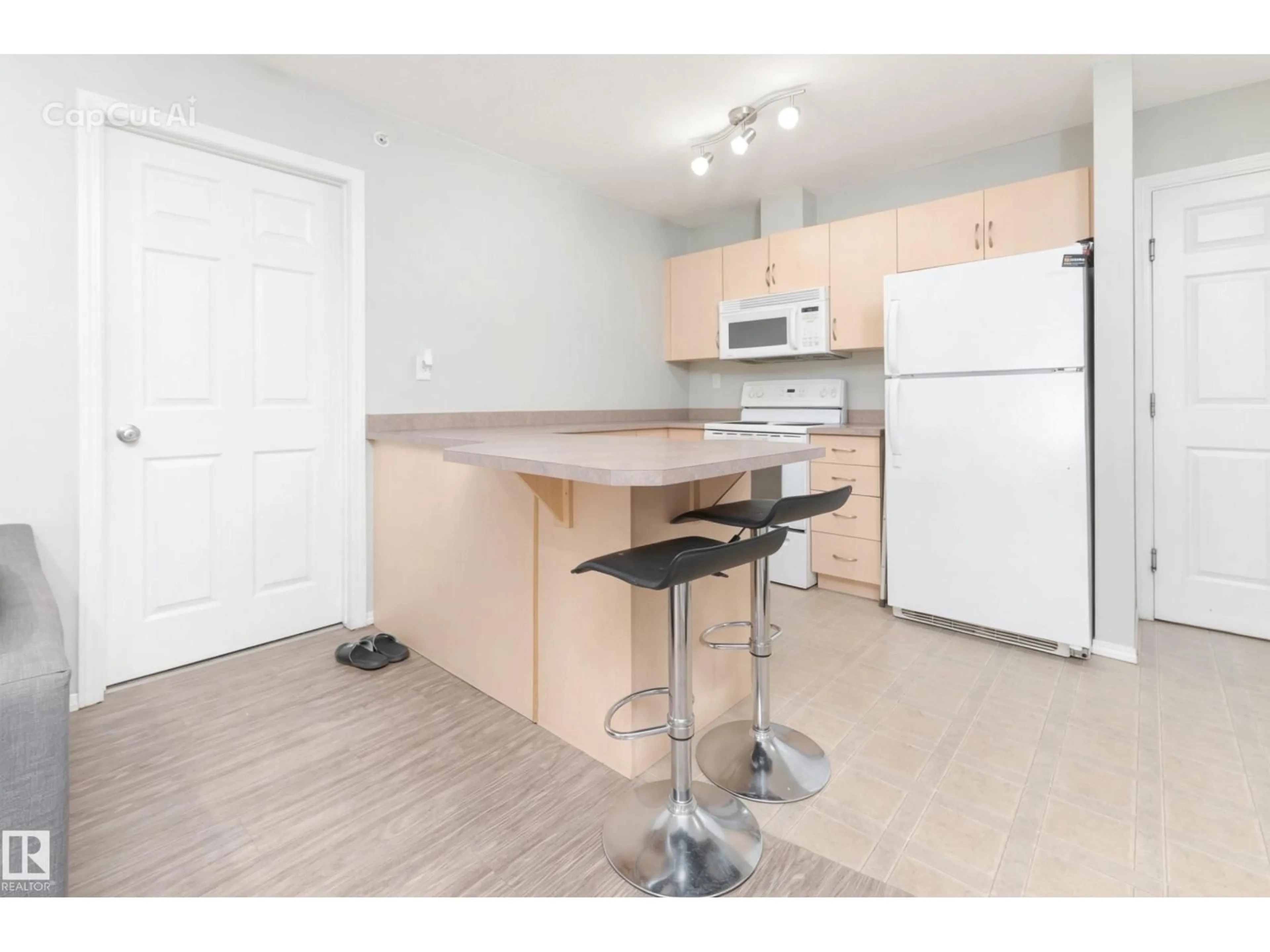 Standard kitchen, wood/laminate floor for 418 - 4310 33 ST, Stony Plain Alberta T7Z0A8